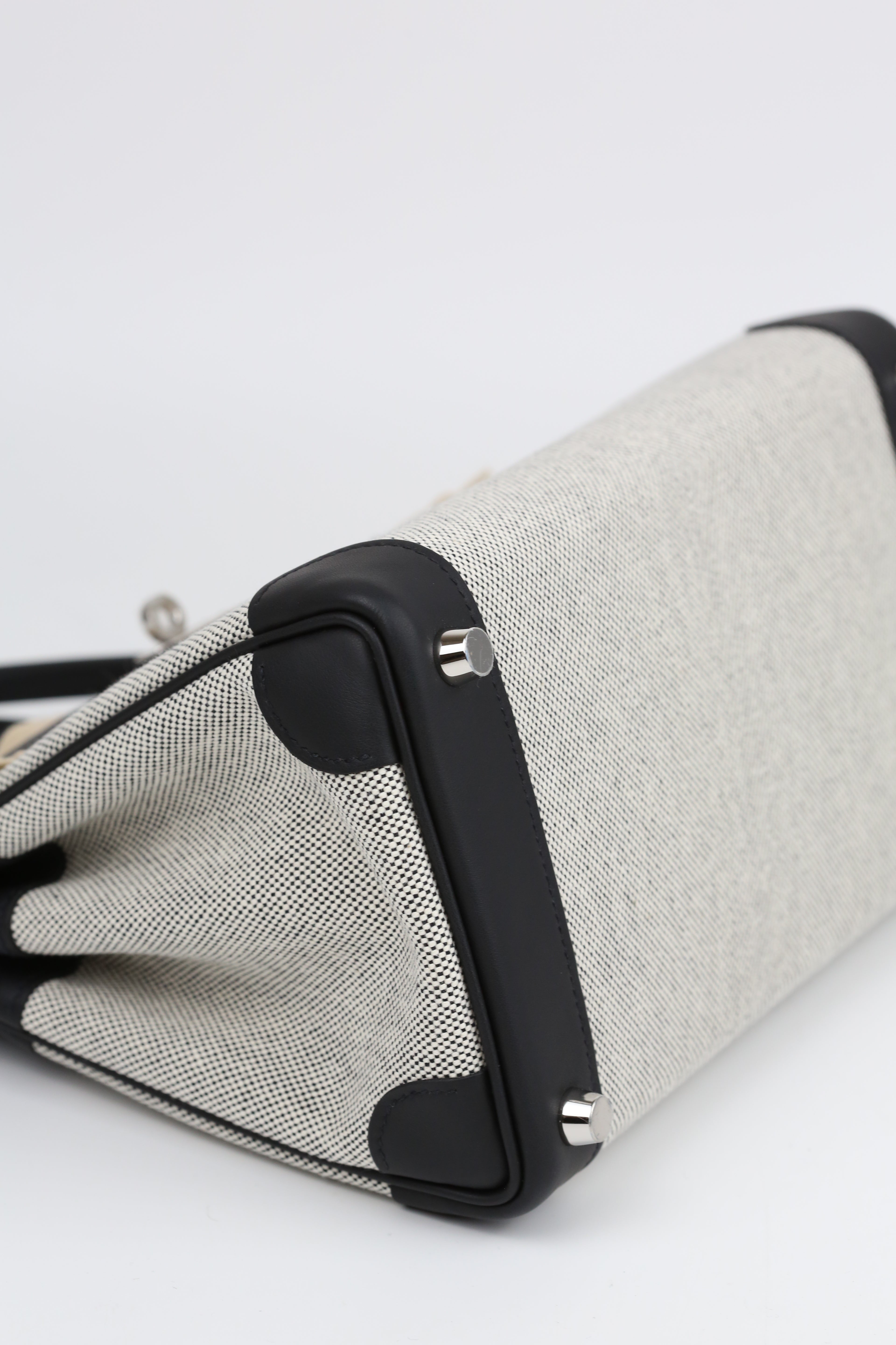 HERMÈS Birkin 25 Noir Ecru