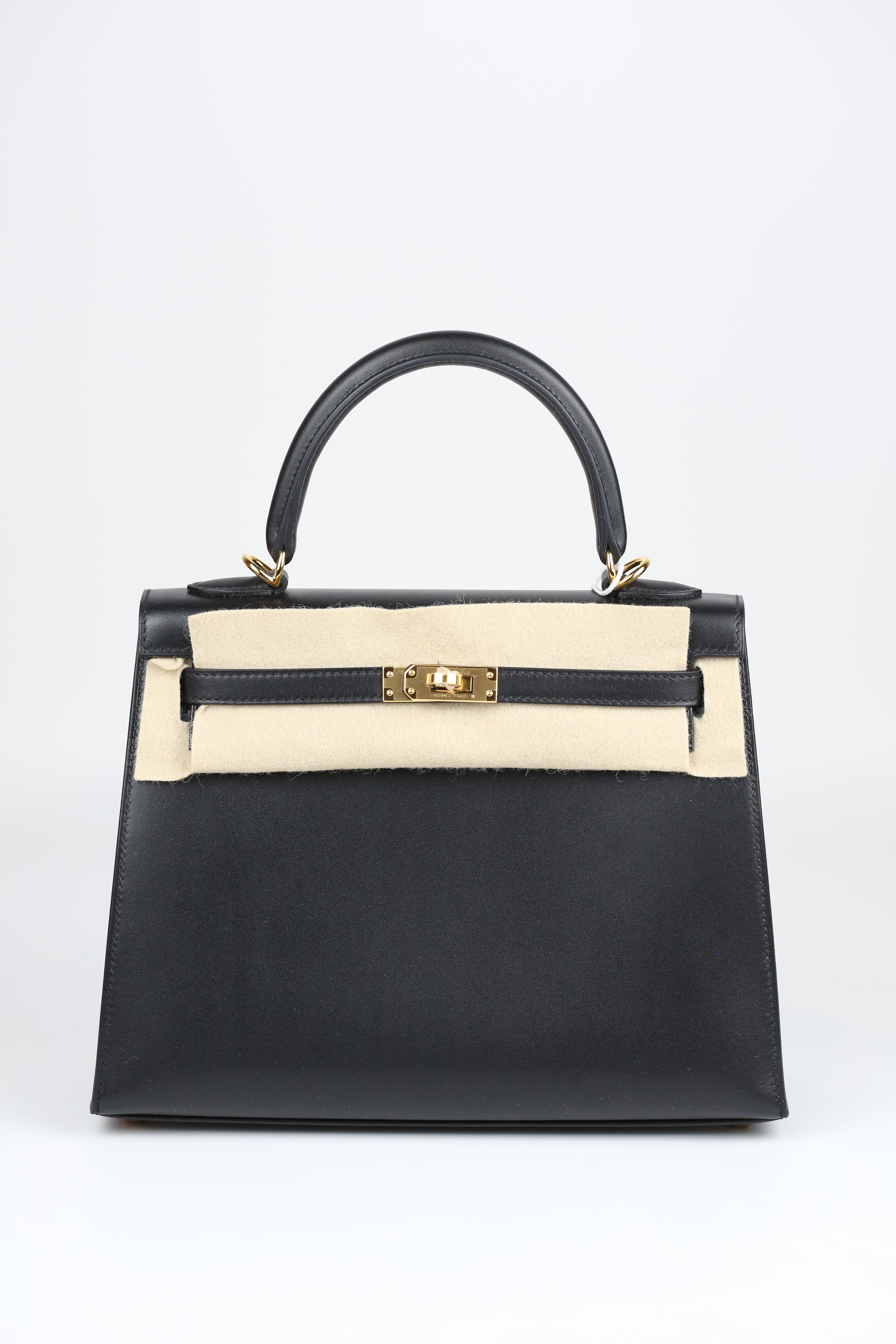 HERMÈS Kelly 25 Noir Gold Tadelakt