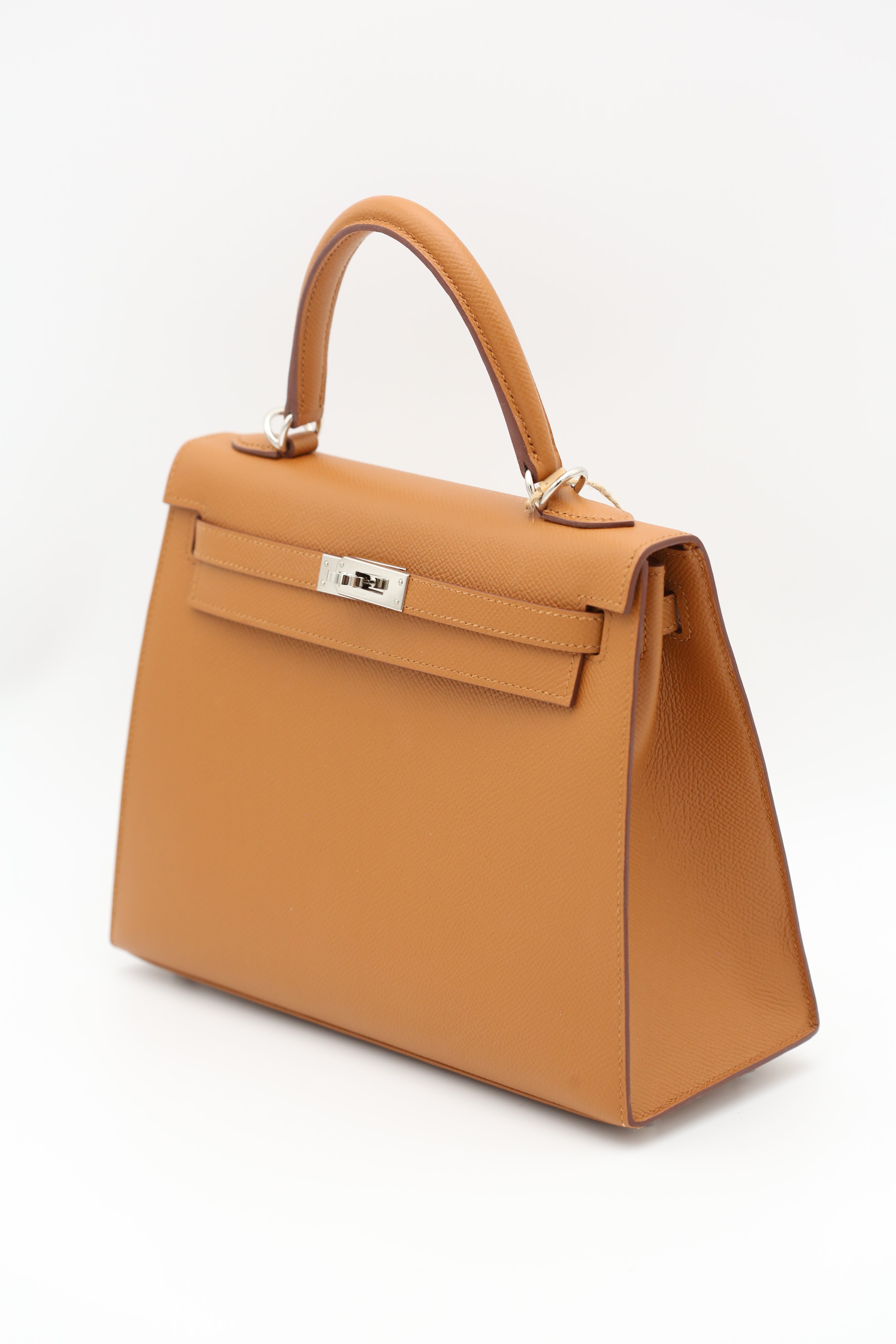 HERMÈS Kelly 25 Epsom Gold