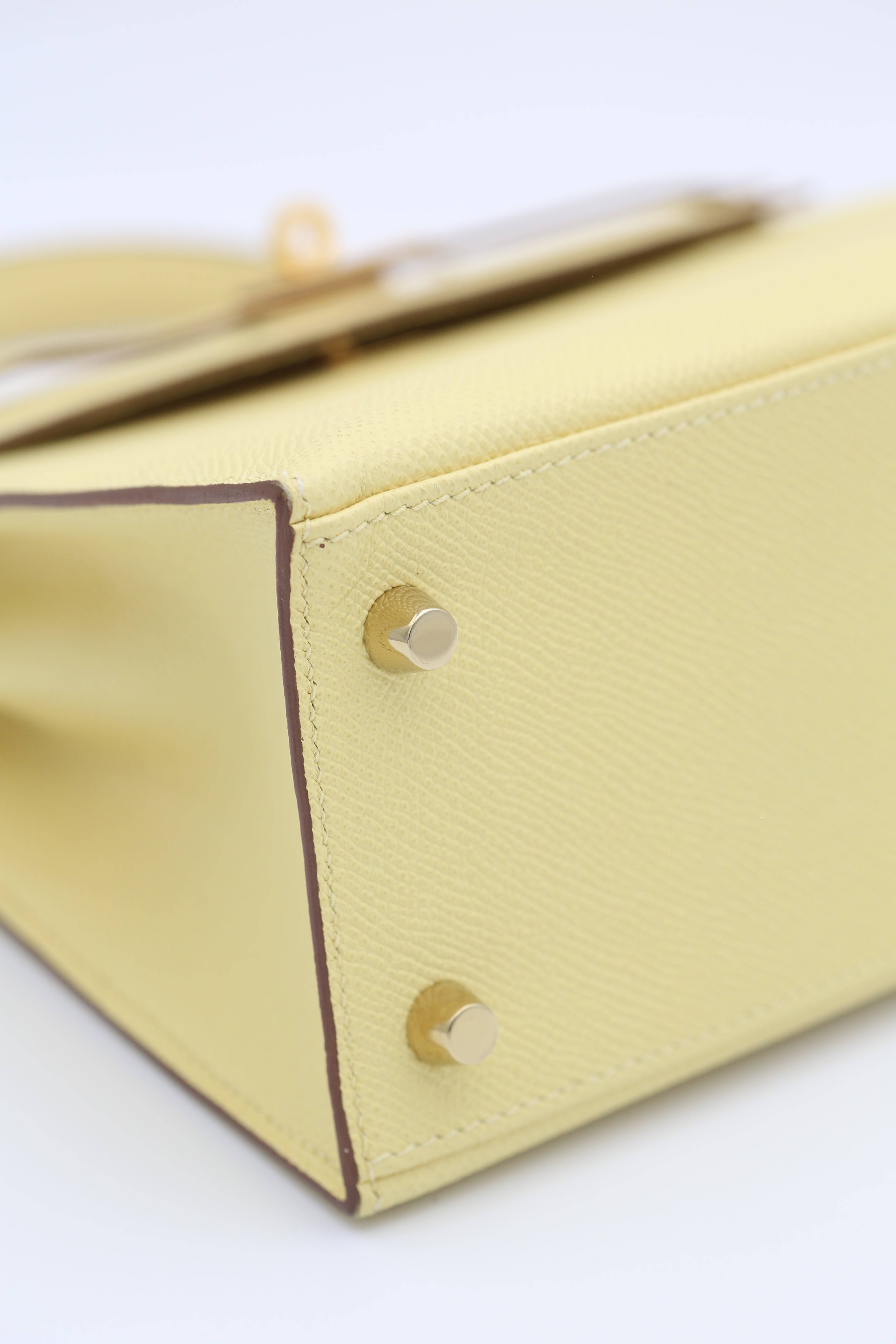HERMÈS KELLY28 JAUNE POUSSIN GOLD