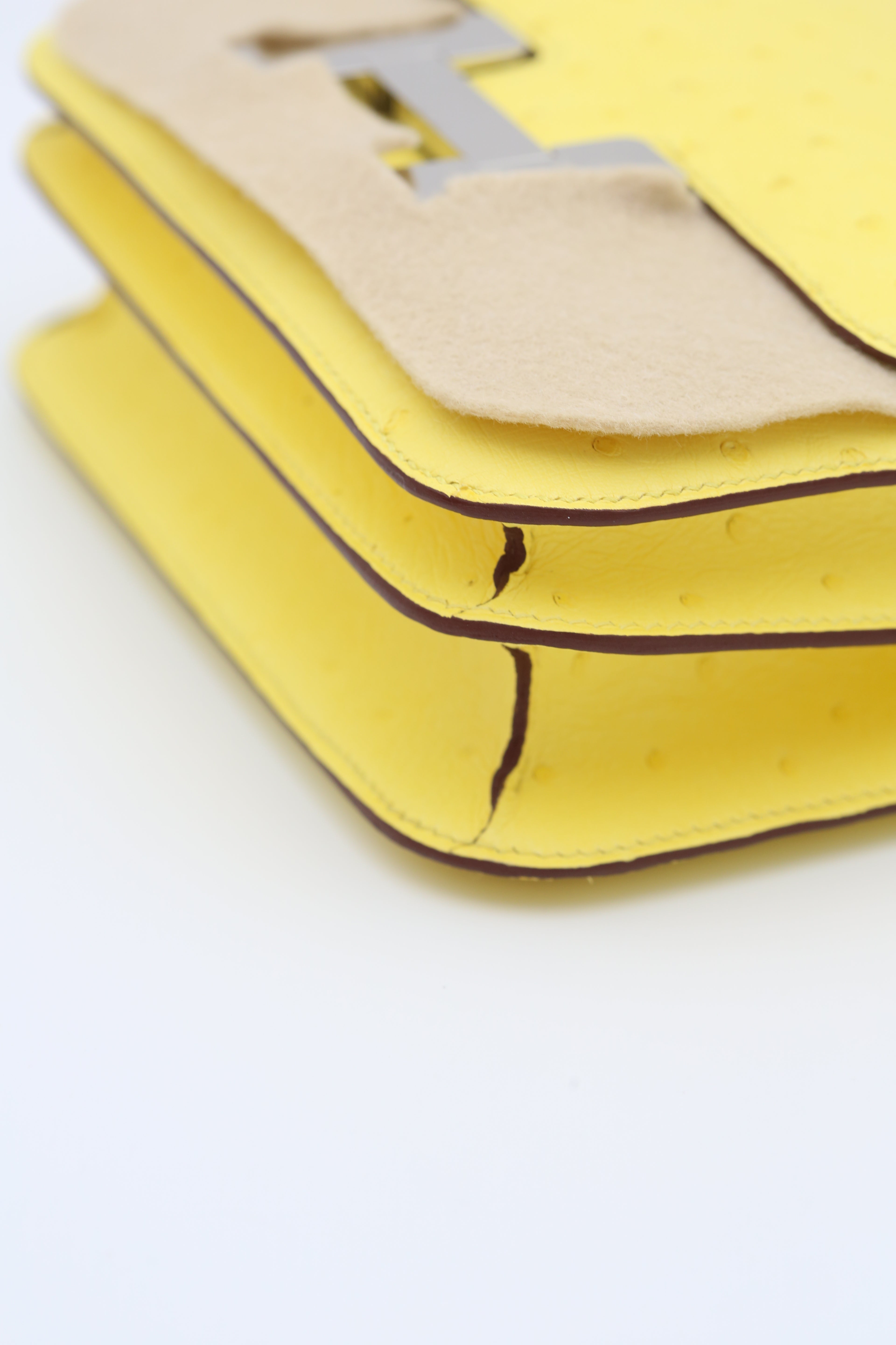 HERMÈS CONSTANCE18 JAUNE CITRON OSTRICH B STAMP