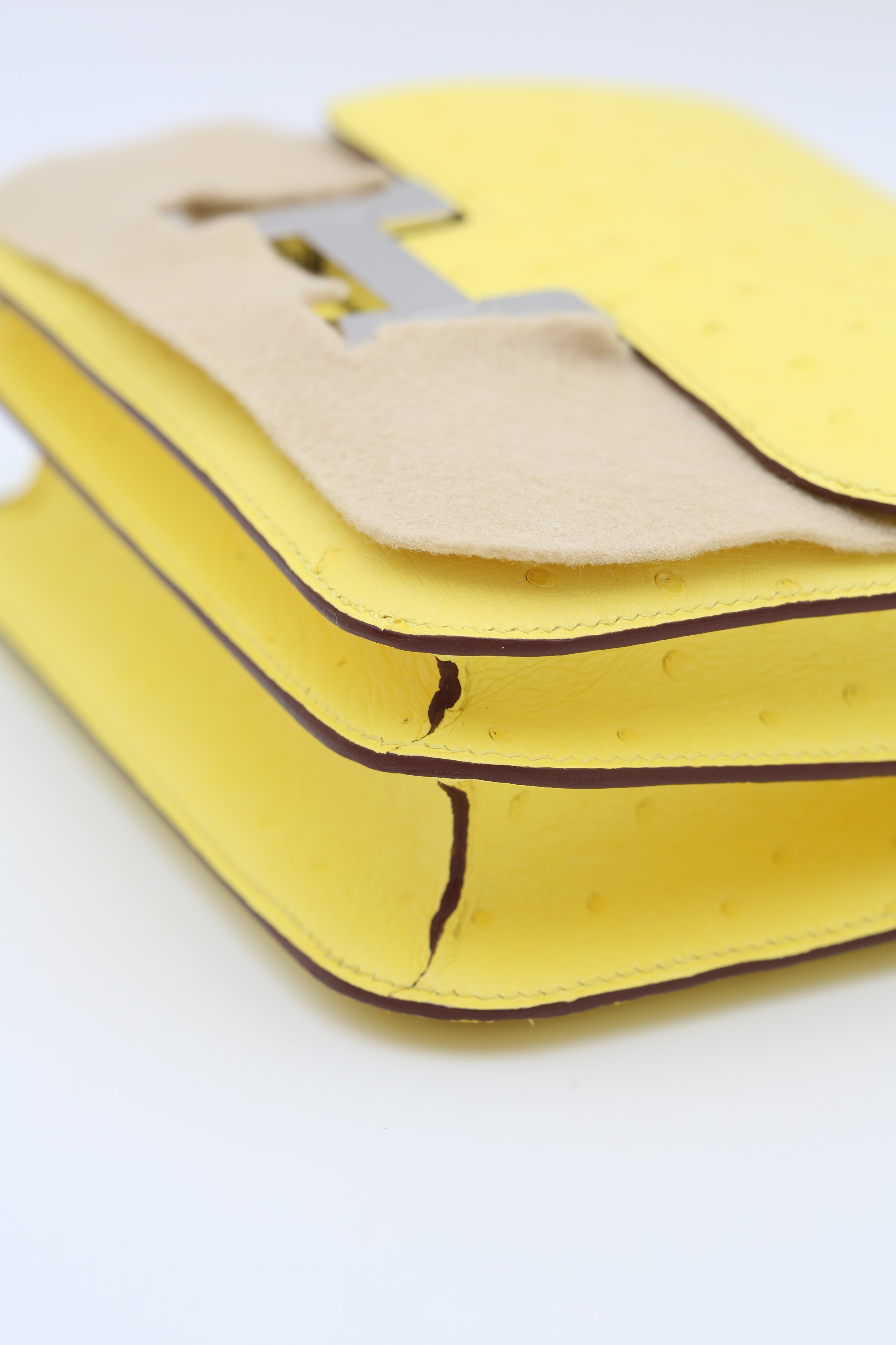 HERMÈS CONSTANCE18 JAUNE CITRON OSTRICH B STAMP