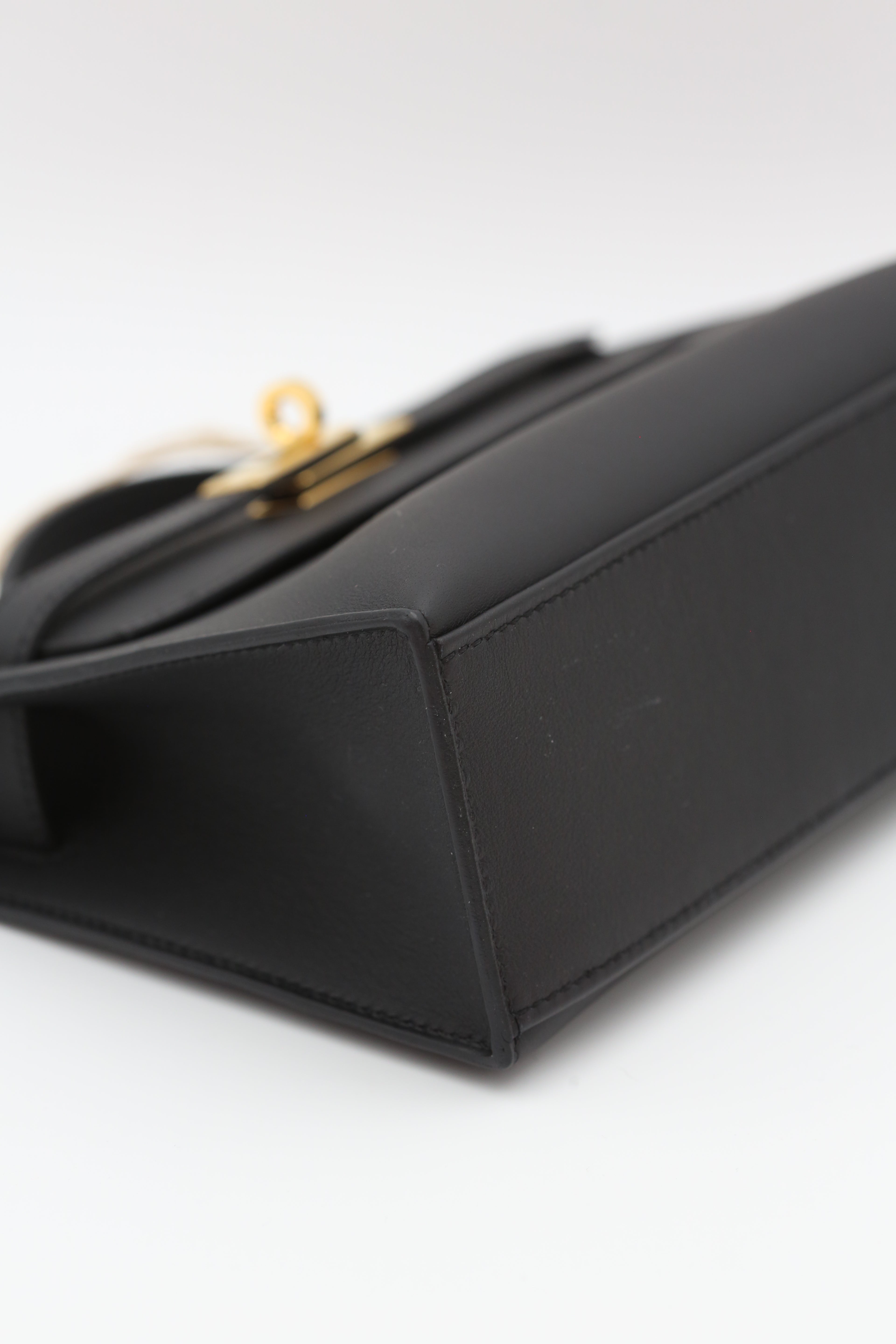 HERMÈS KELLY POCHETTE NOIR SWIFT K STAMP