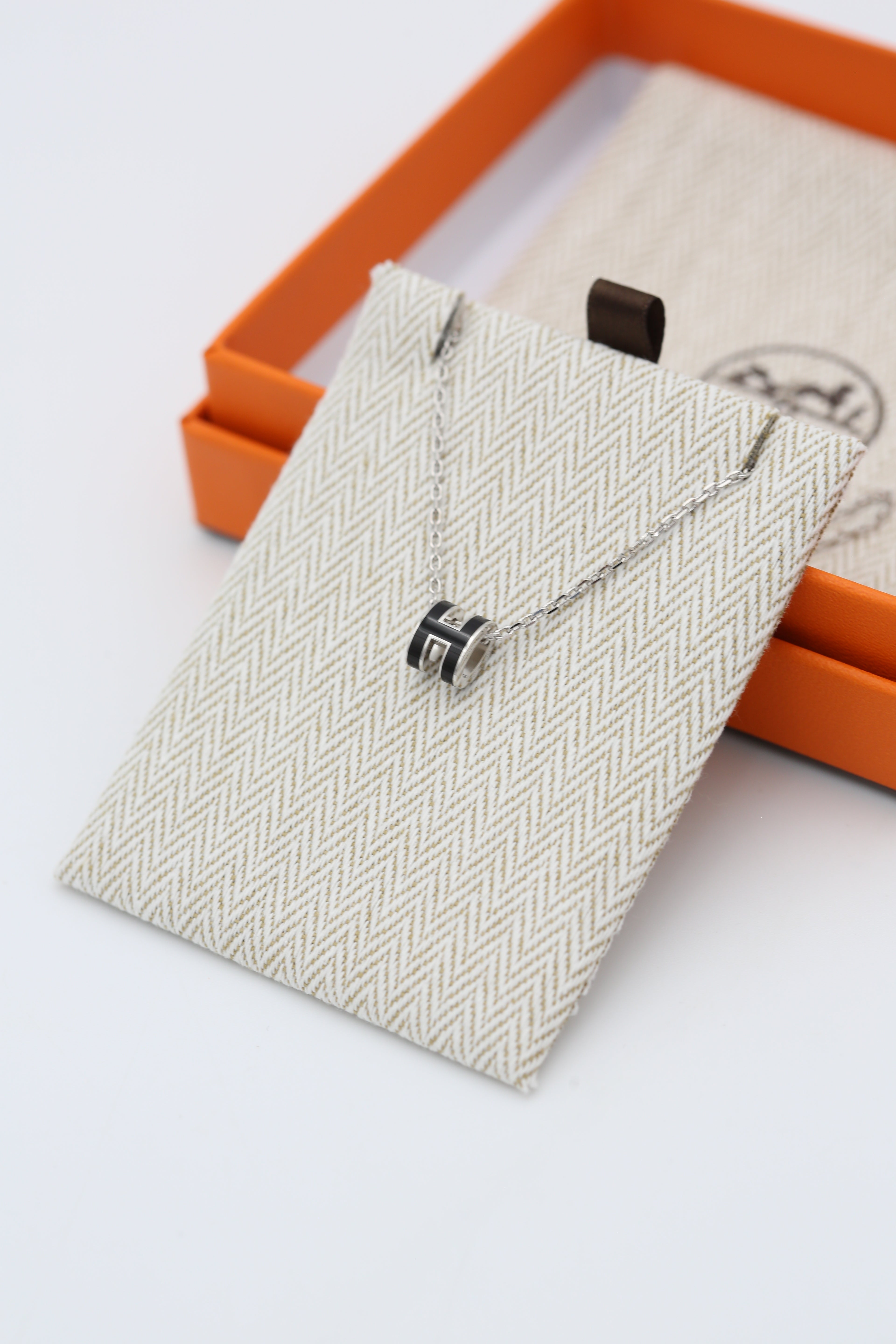 HERMÈS H POP NECKLACE BLACK SILVER