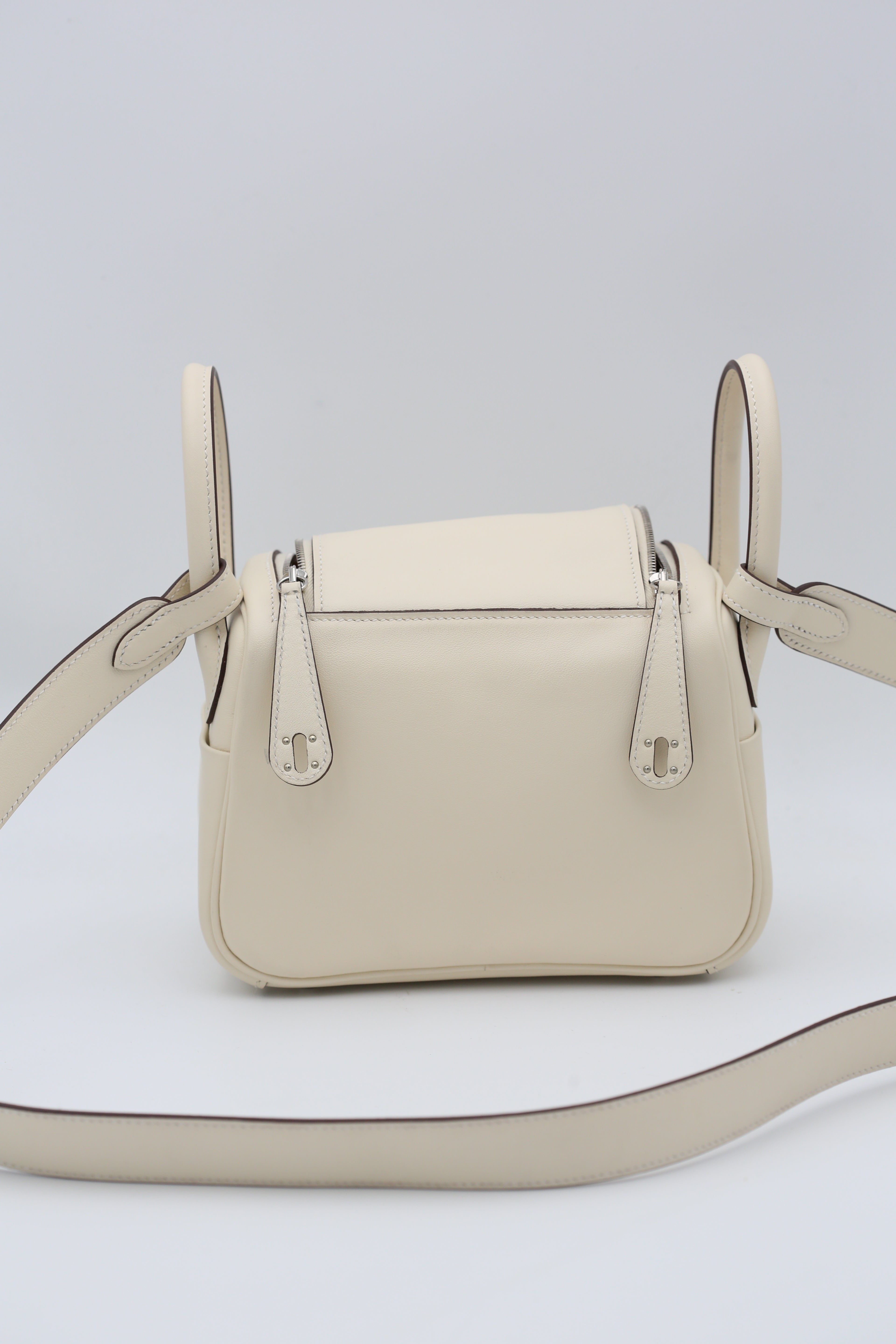HERMÈS MINI LINDY NATA SILVER SWIFT B STAMP