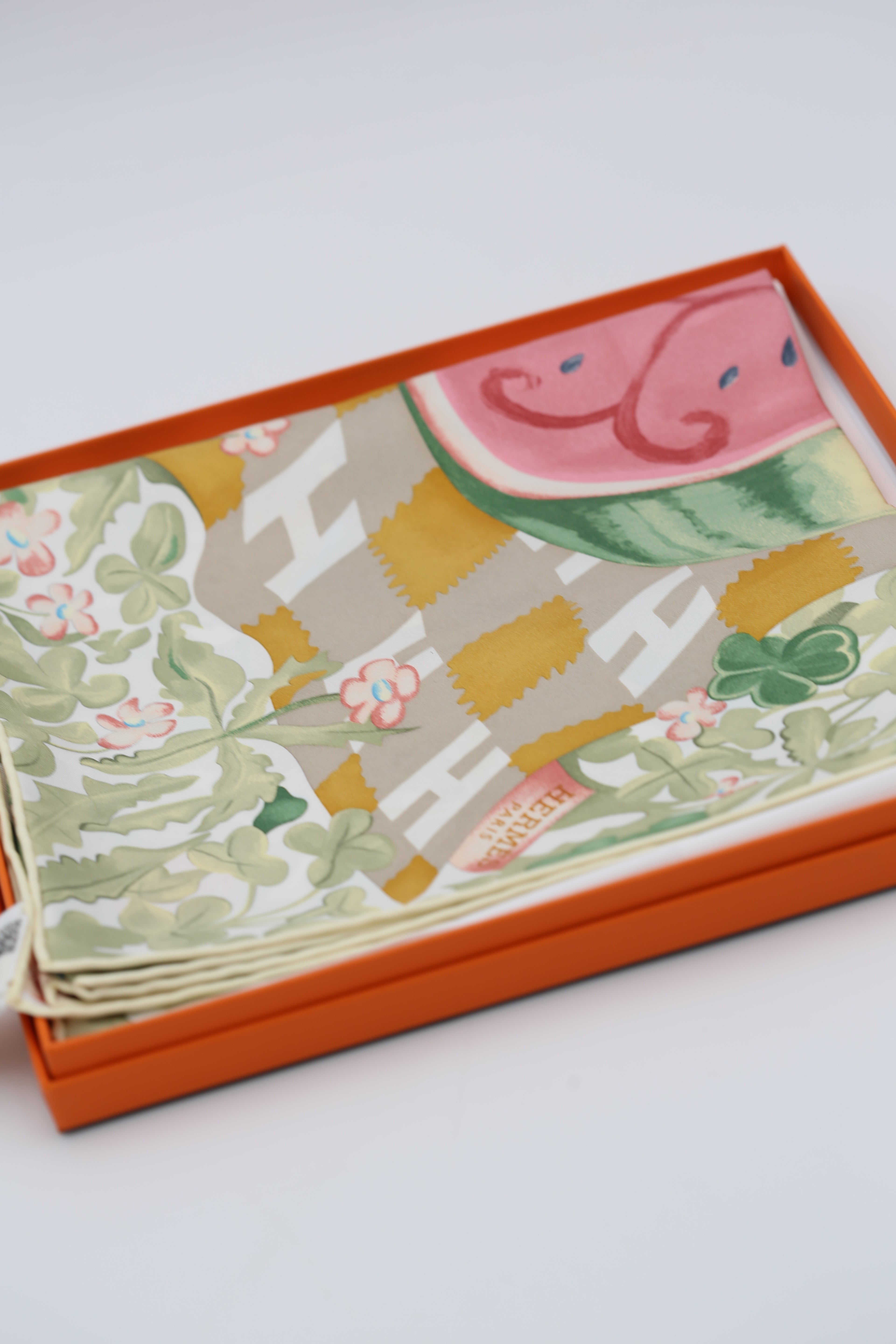 HERMÈS SCARF 90X90 GREY & PINK & GREEN
