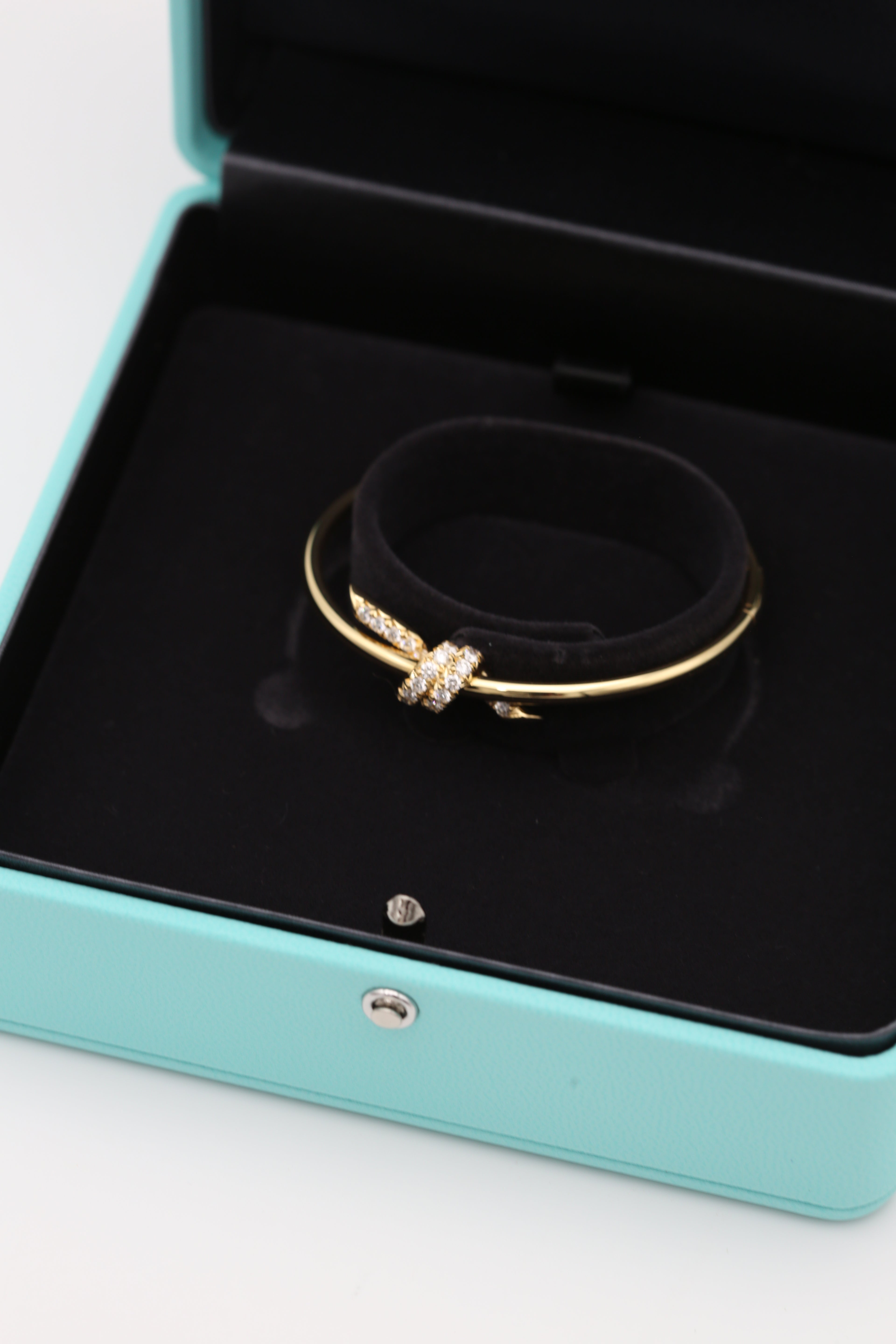 TIFFANY KNOT BRACELET GOLD DIAMONDS