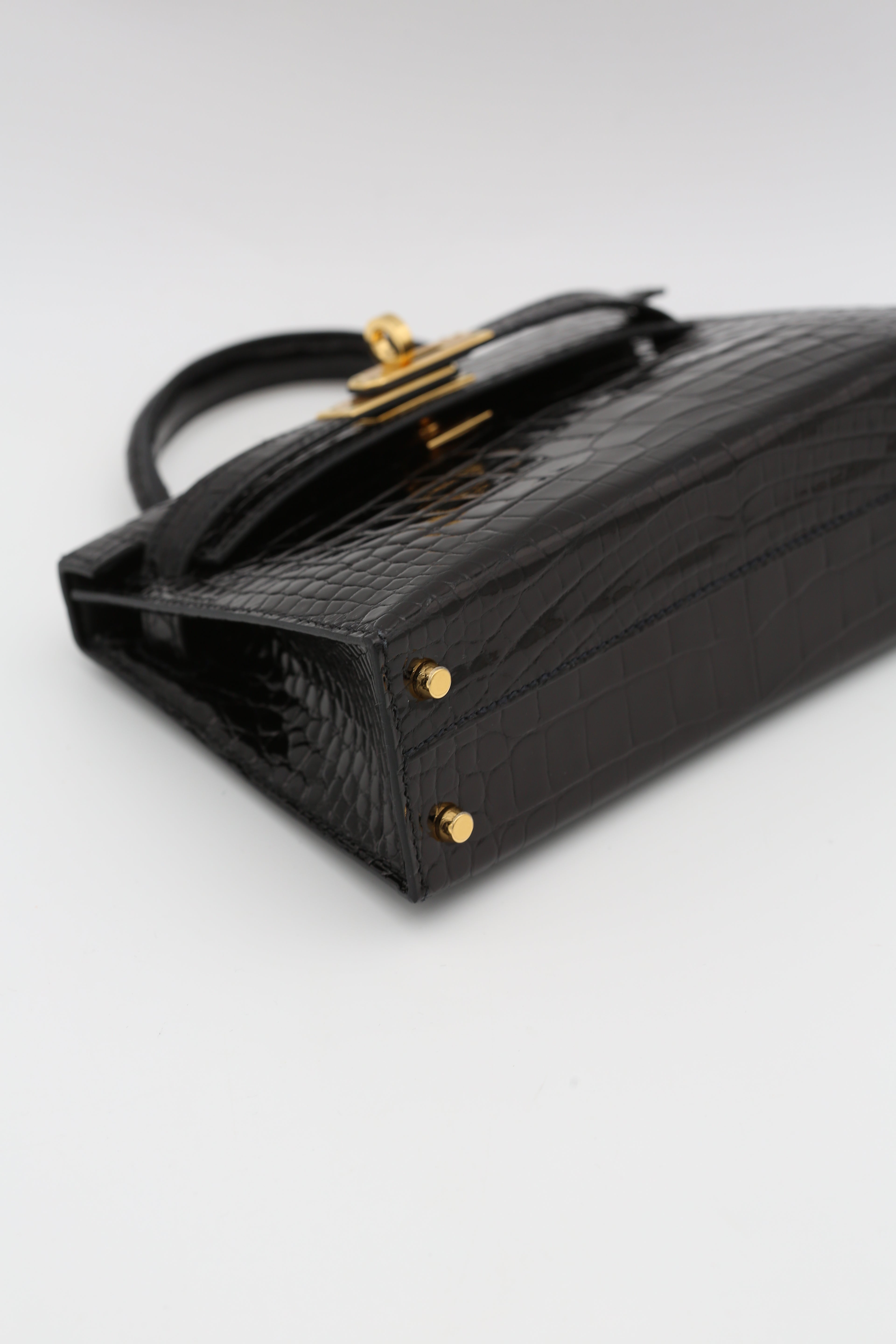 HERMÈS MINI KELLY II BLACK ALLIGATOR GOLD HARDWARE