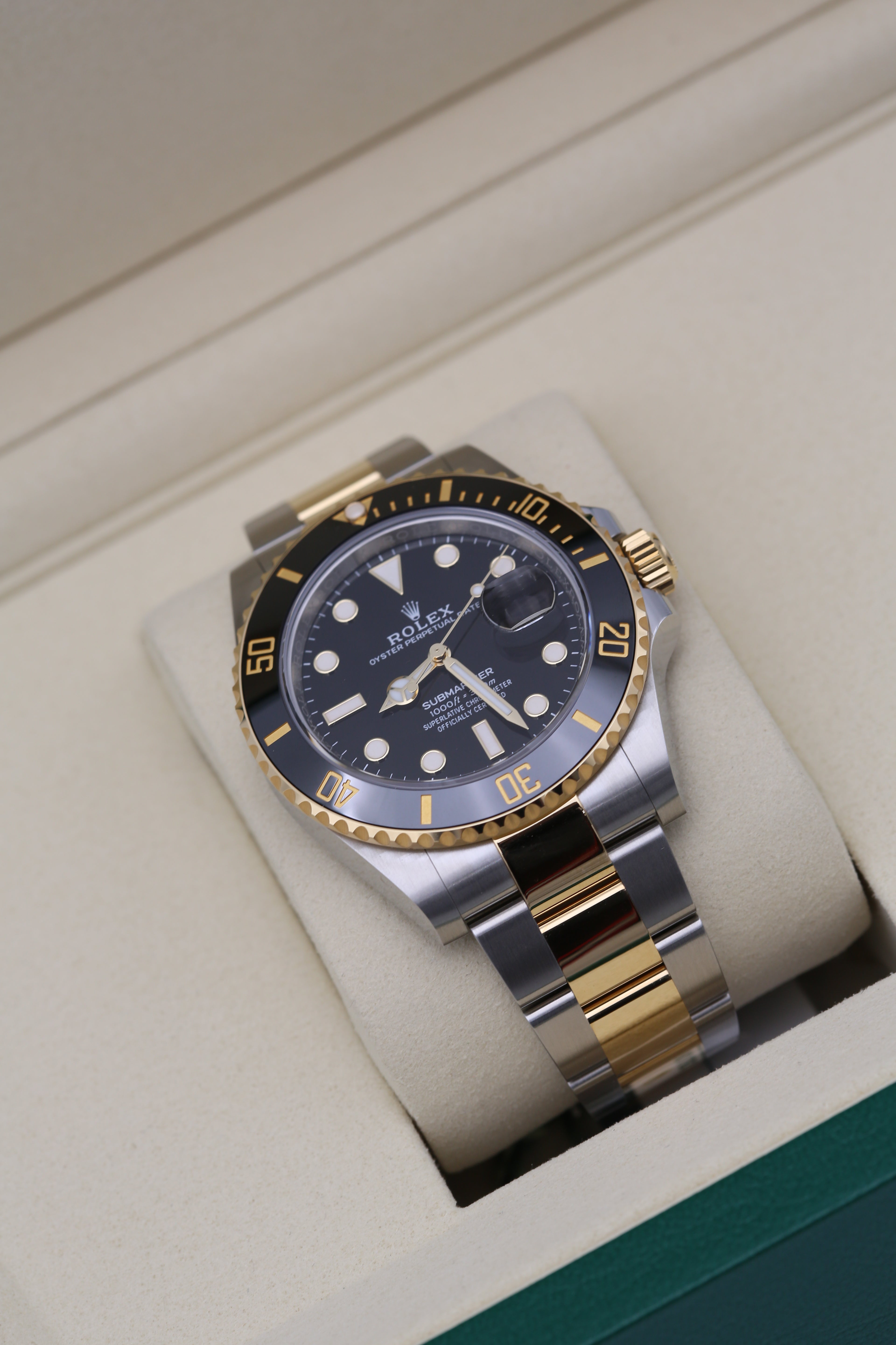 ROLEX OYSTER SUBMARINER DATE YELLOW GOLD BLACK DIAL 126613LN (2026)
