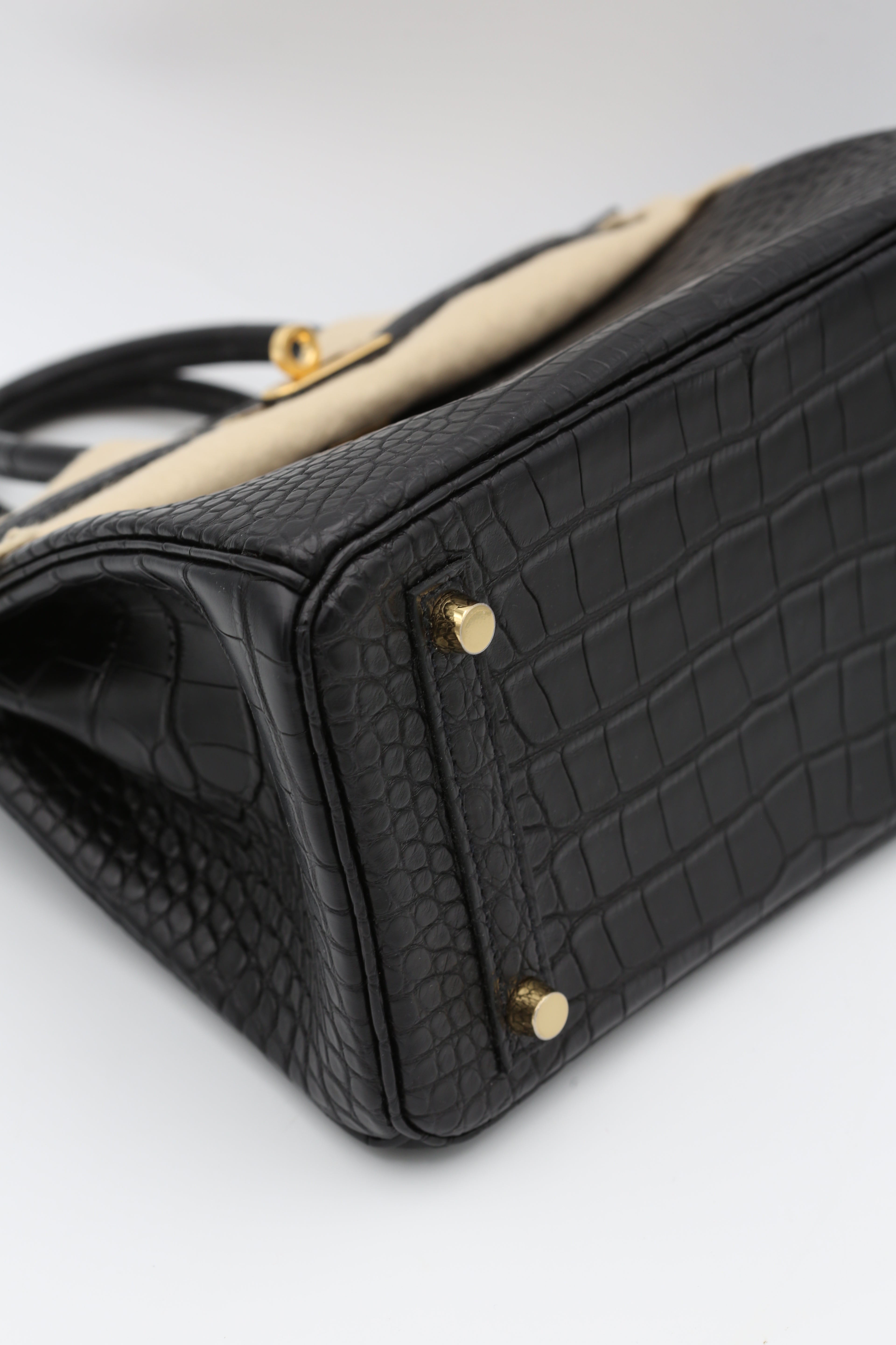 HERMÈS BIRKIN25 BLACK MATTE ALLIGATOR GOLD HARDWARE G STAMP
