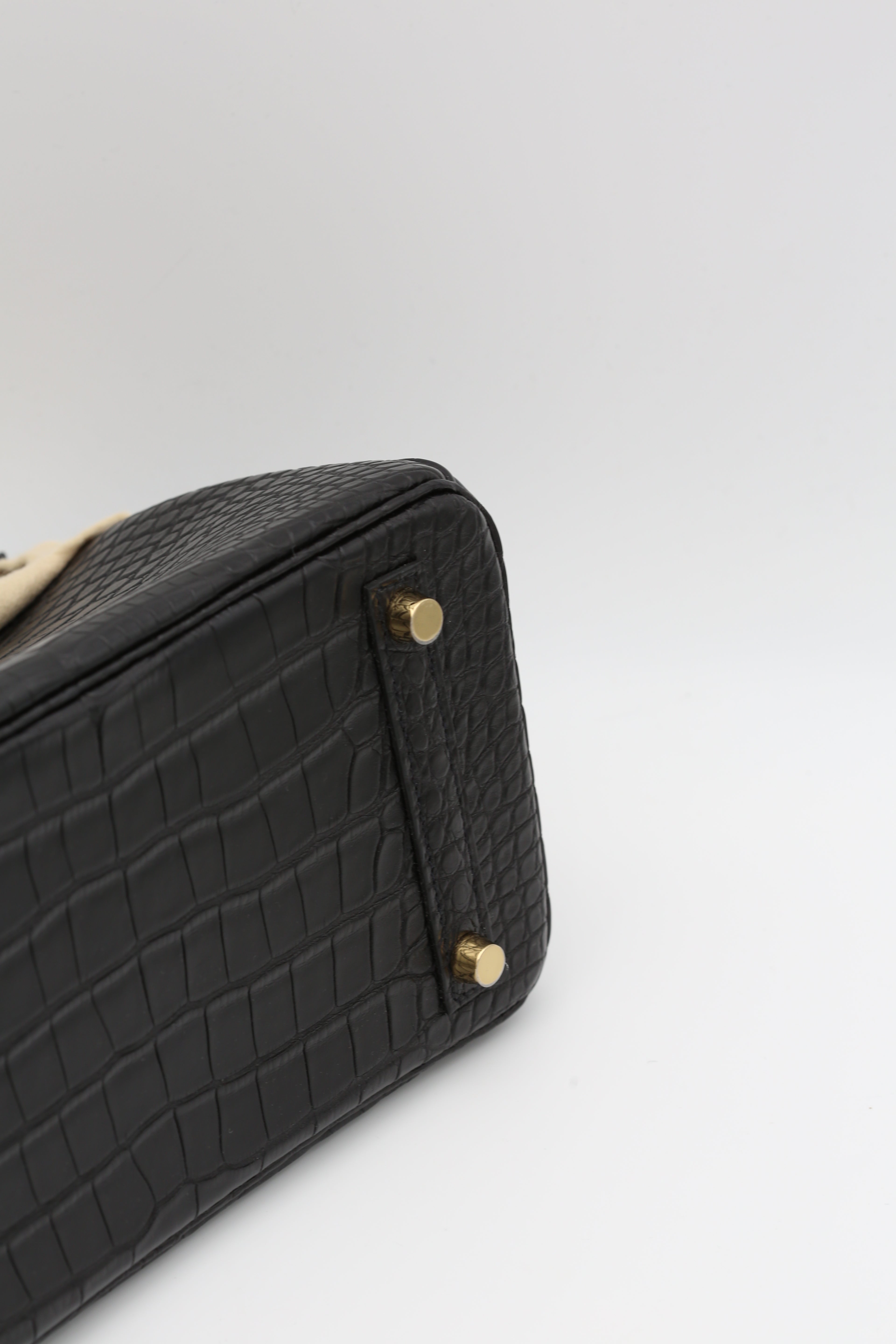 HERMÈS BIRKIN25 BLACK MATTE ALLIGATOR GOLD HARDWARE G STAMP