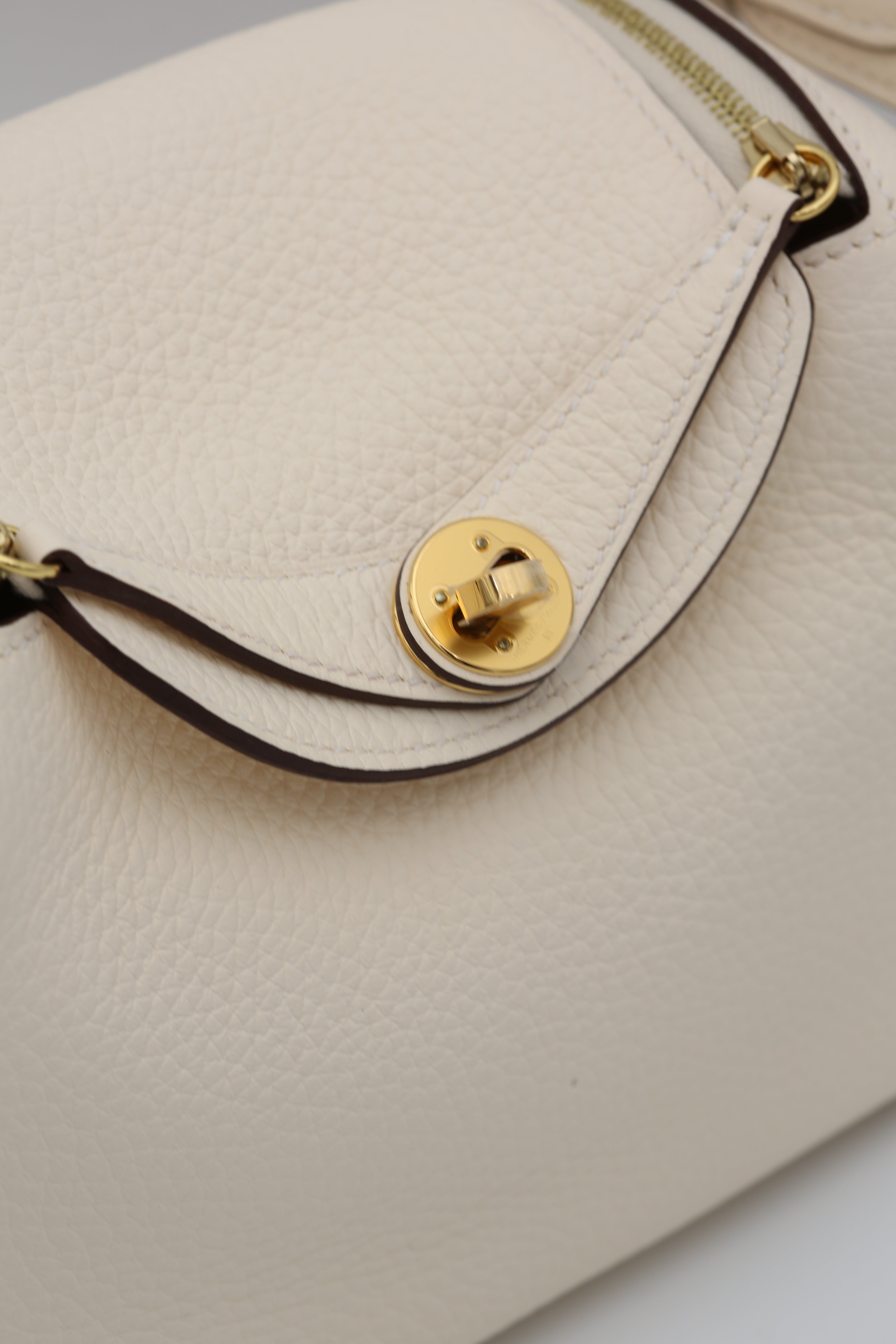 HERMÈS MINI LINDY NATA TC GOLD HARDWARE W STAMP