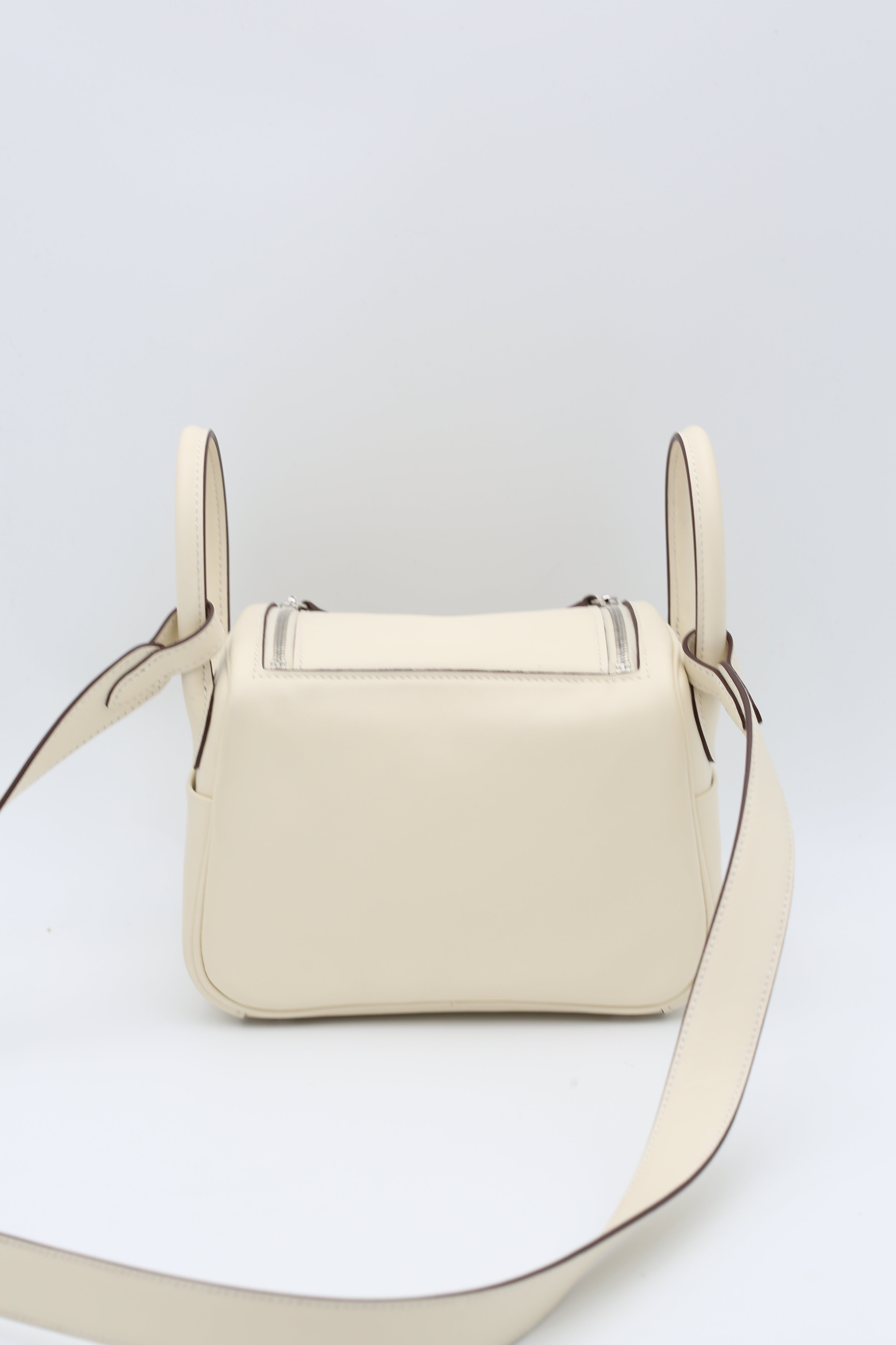 HERMÈS MINI LINDY NATA SILVER HARDWARE SWIFT B STAMP