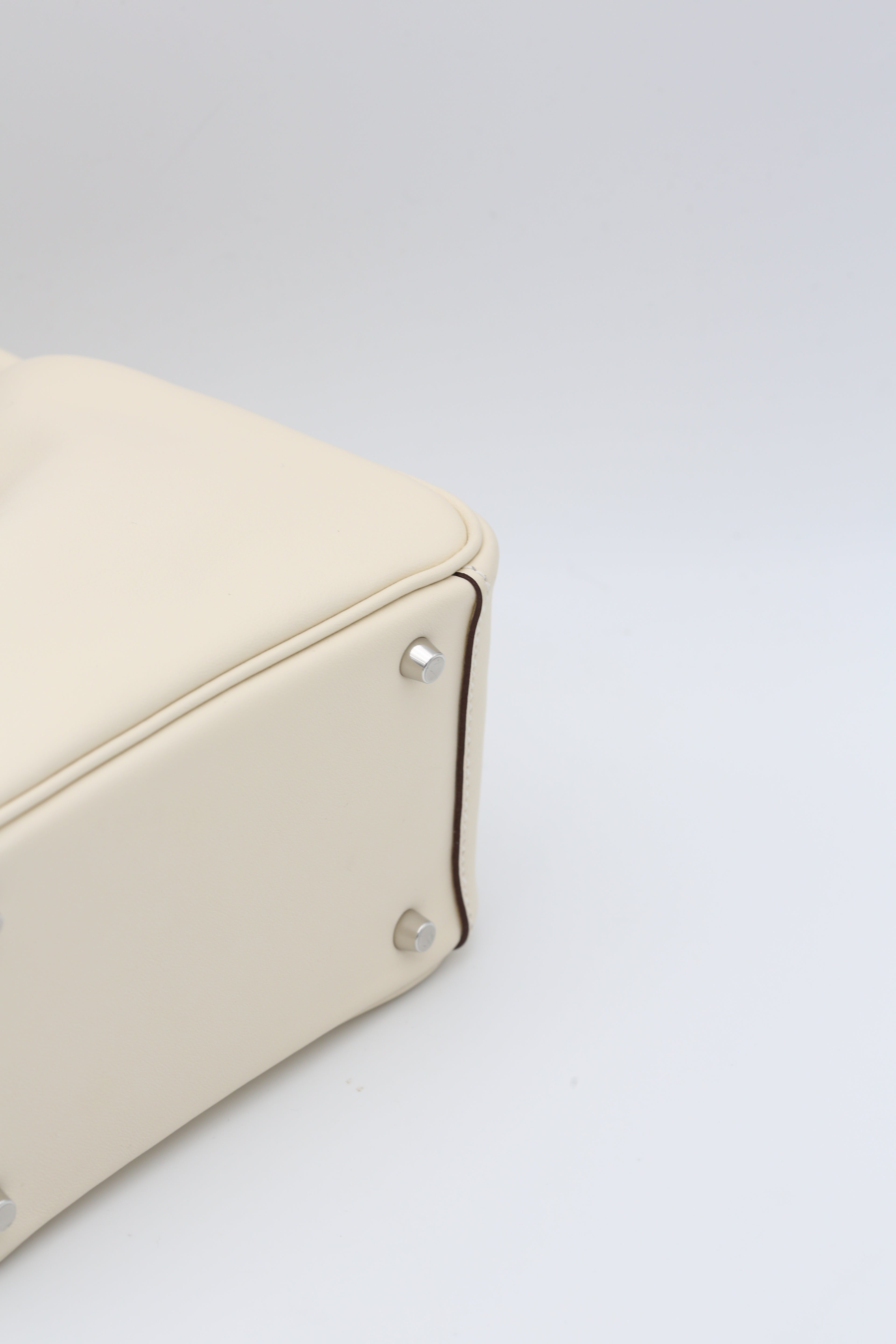 HERMÈS MINI LINDY NATA SILVER HARDWARE SWIFT B STAMP
