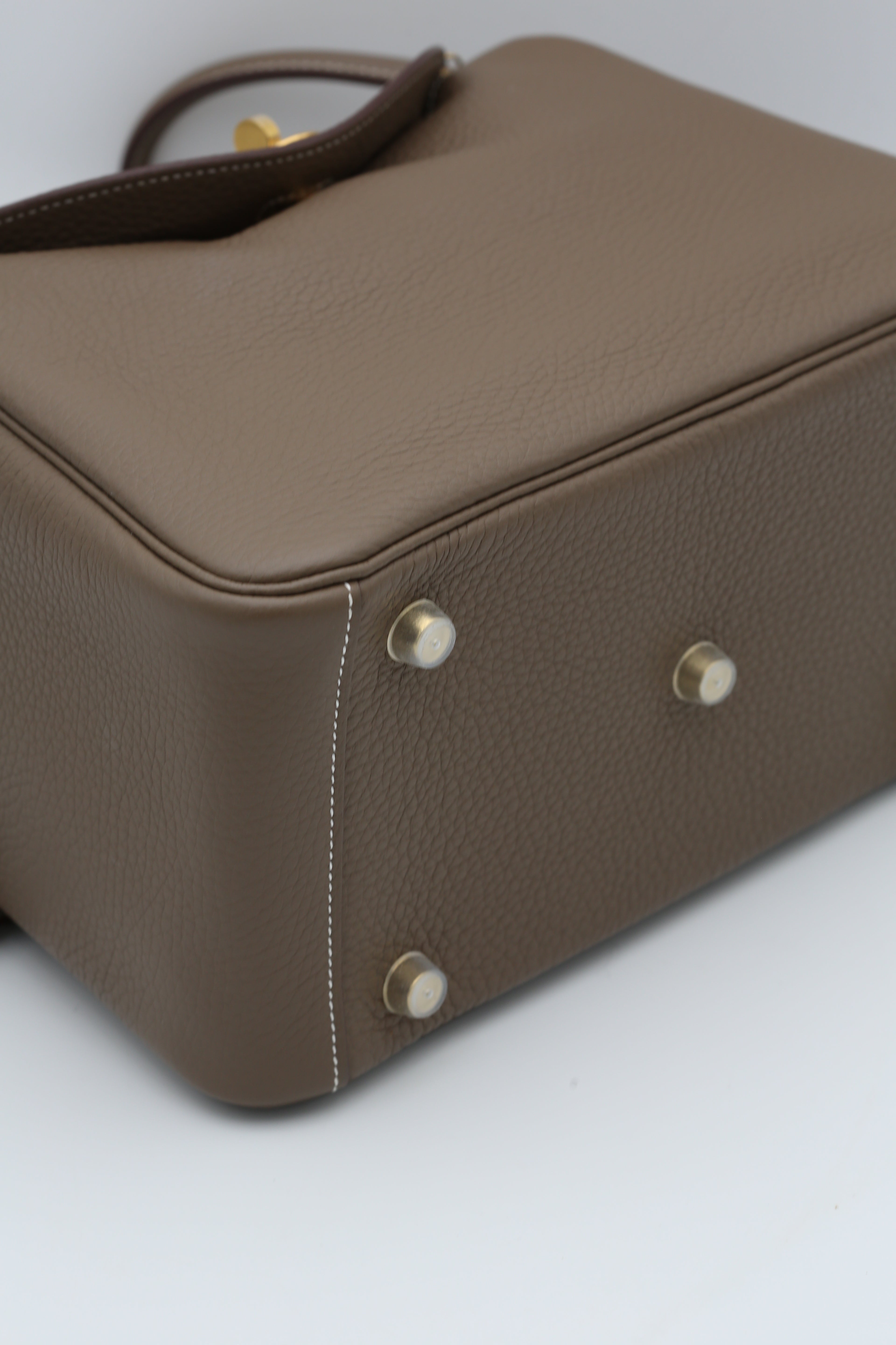 HERMÈS LINDY26 ETOUPE GOLD TC GOLD HARDWARE B STAMP