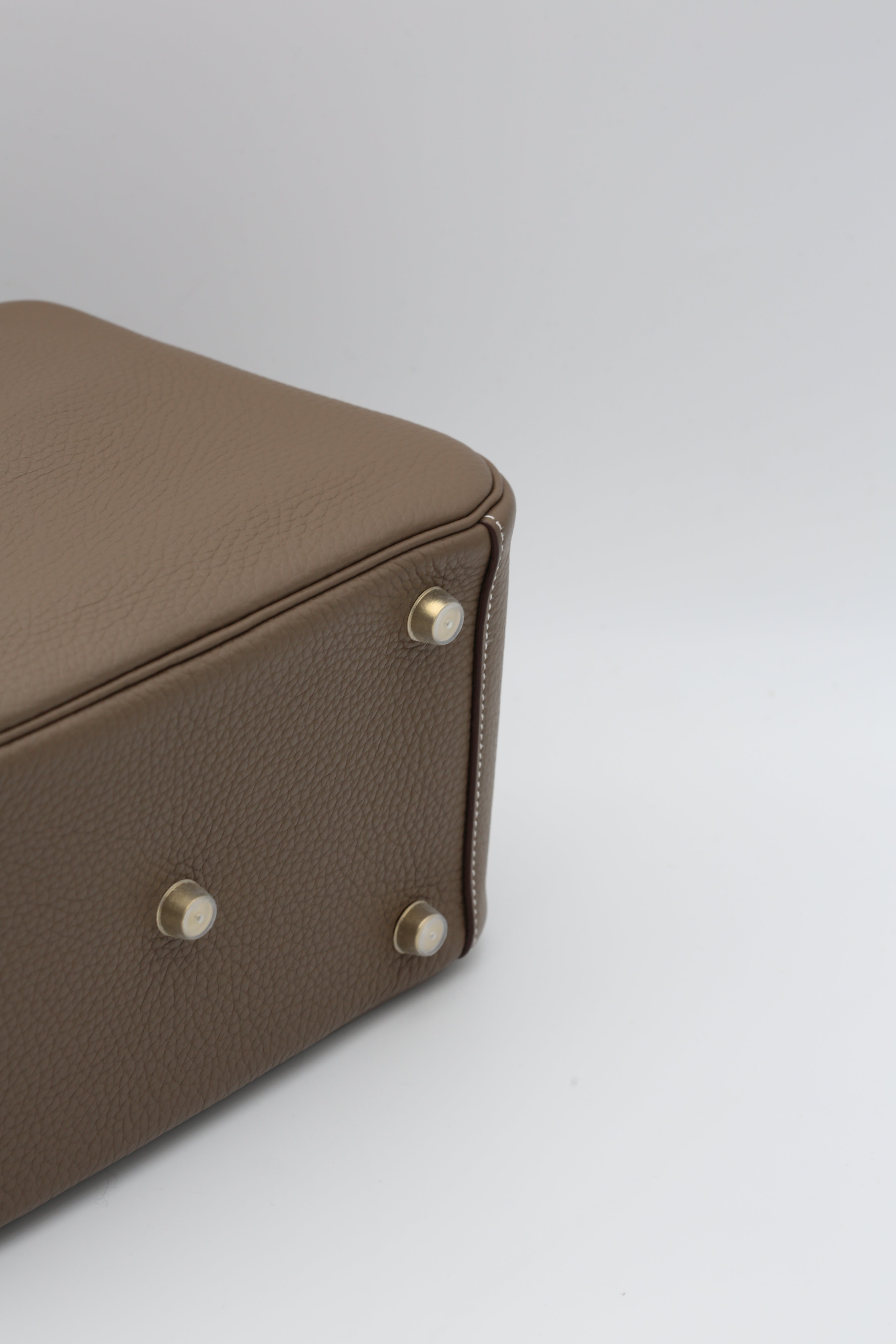 HERMÈS LINDY26 ETOUPE GOLD TC GOLD HARDWARE B STAMP