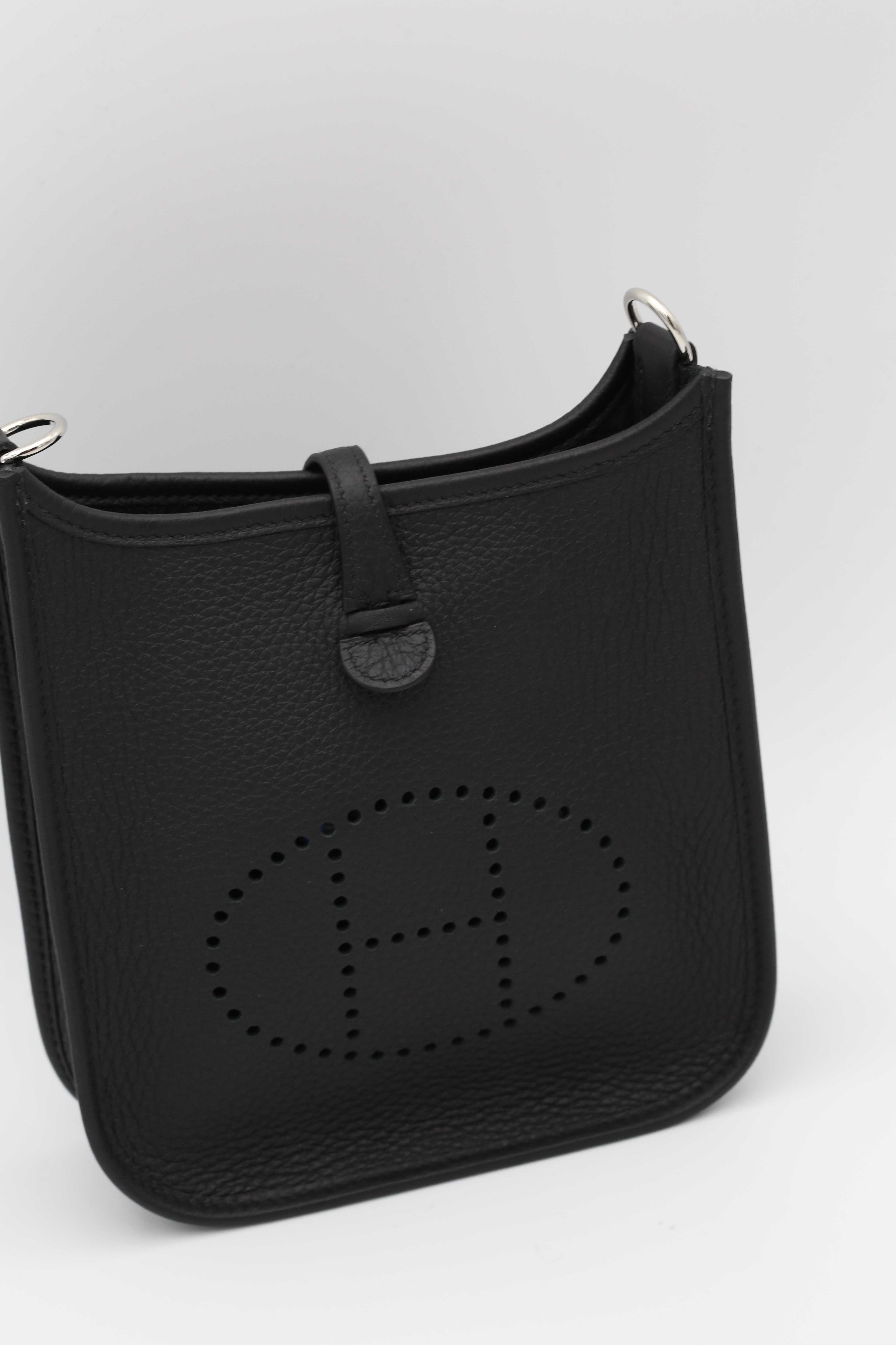 HERMÈS MINI EVELYNE NOIR TC K STAMP