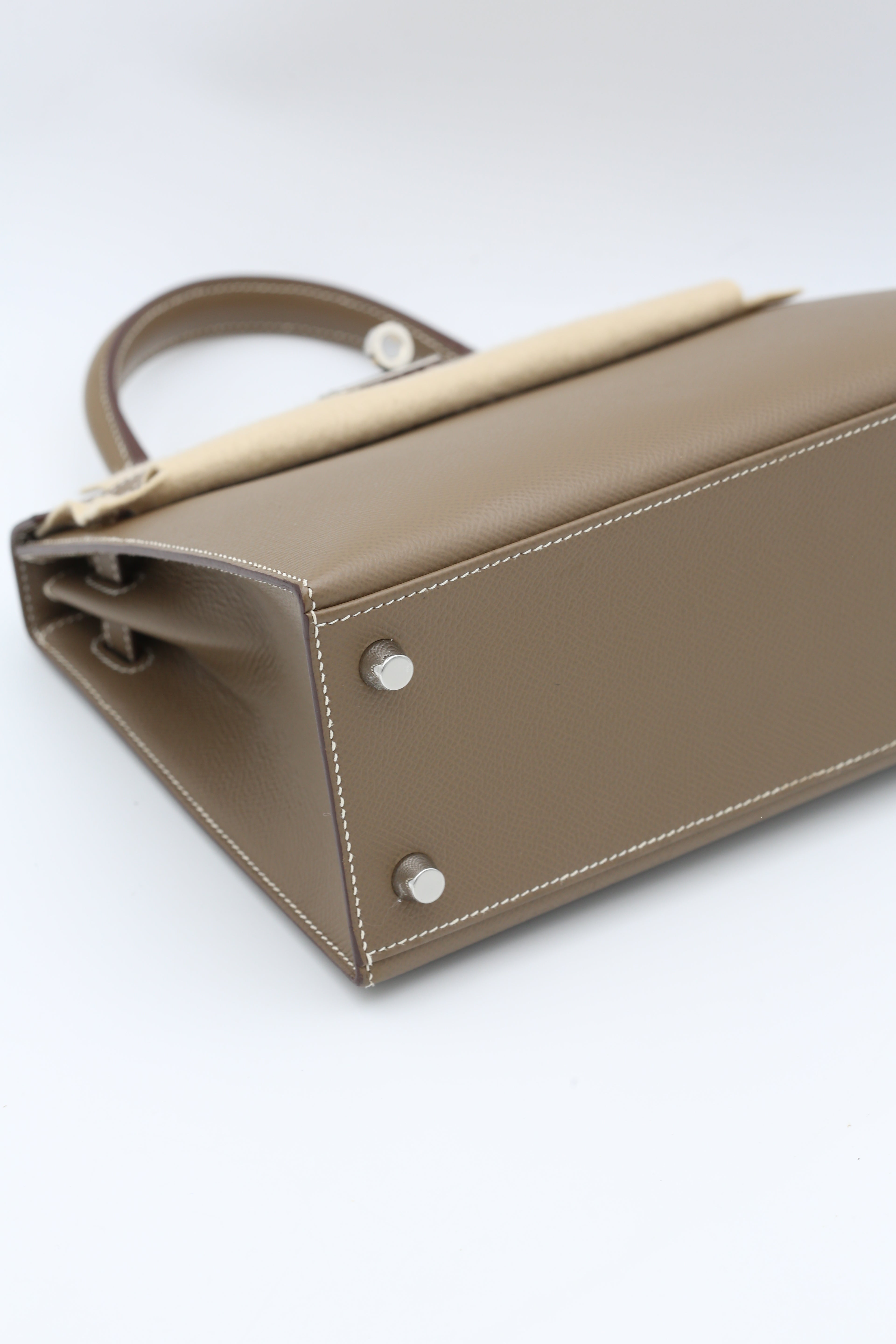 HERMÈS KELLY25 ETOUPE EPSOM SILVER HARDWARE Z STAMP