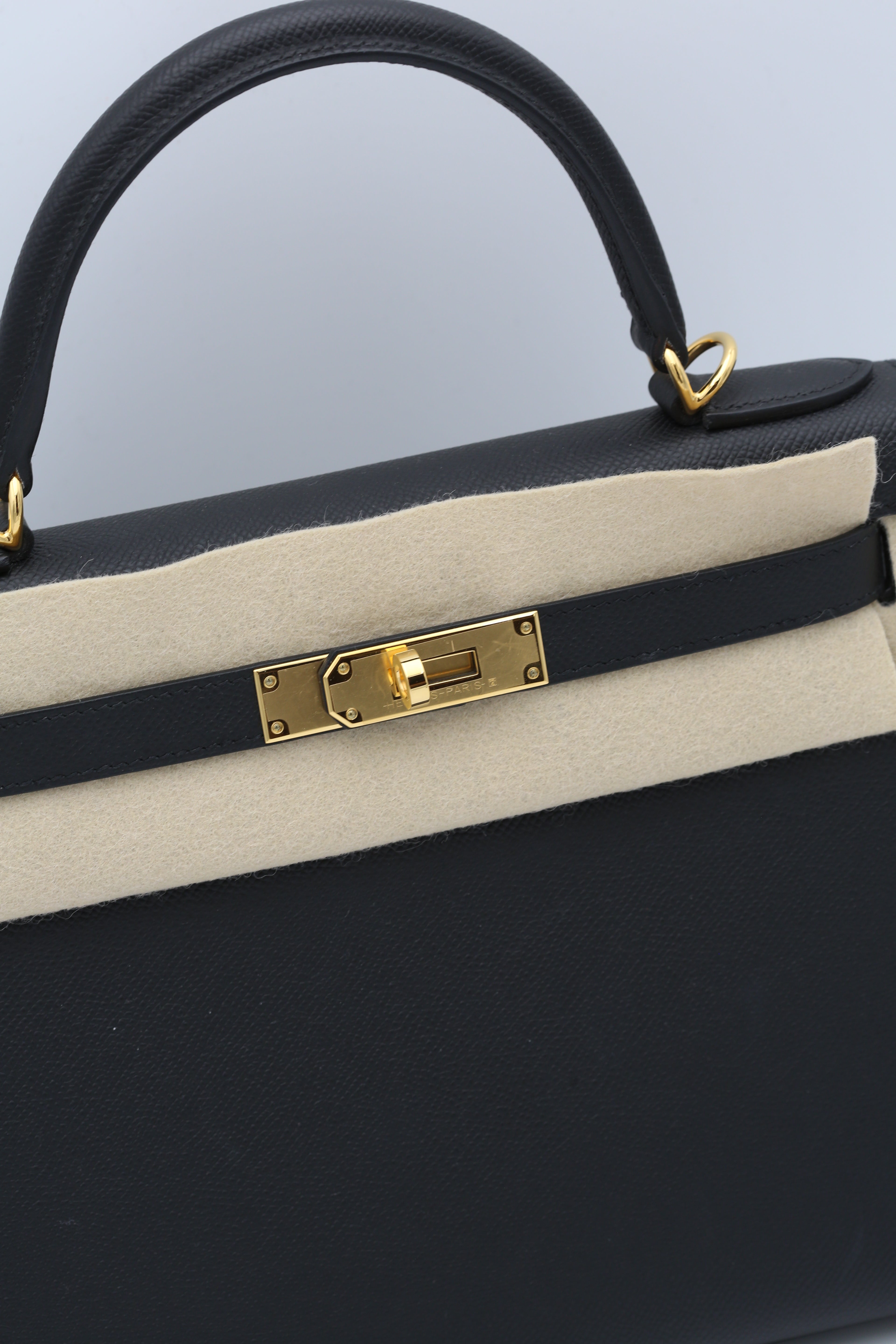 HERMÈS KELLY28 NOIR EPSOM GOLD HARDWARE U STAMP