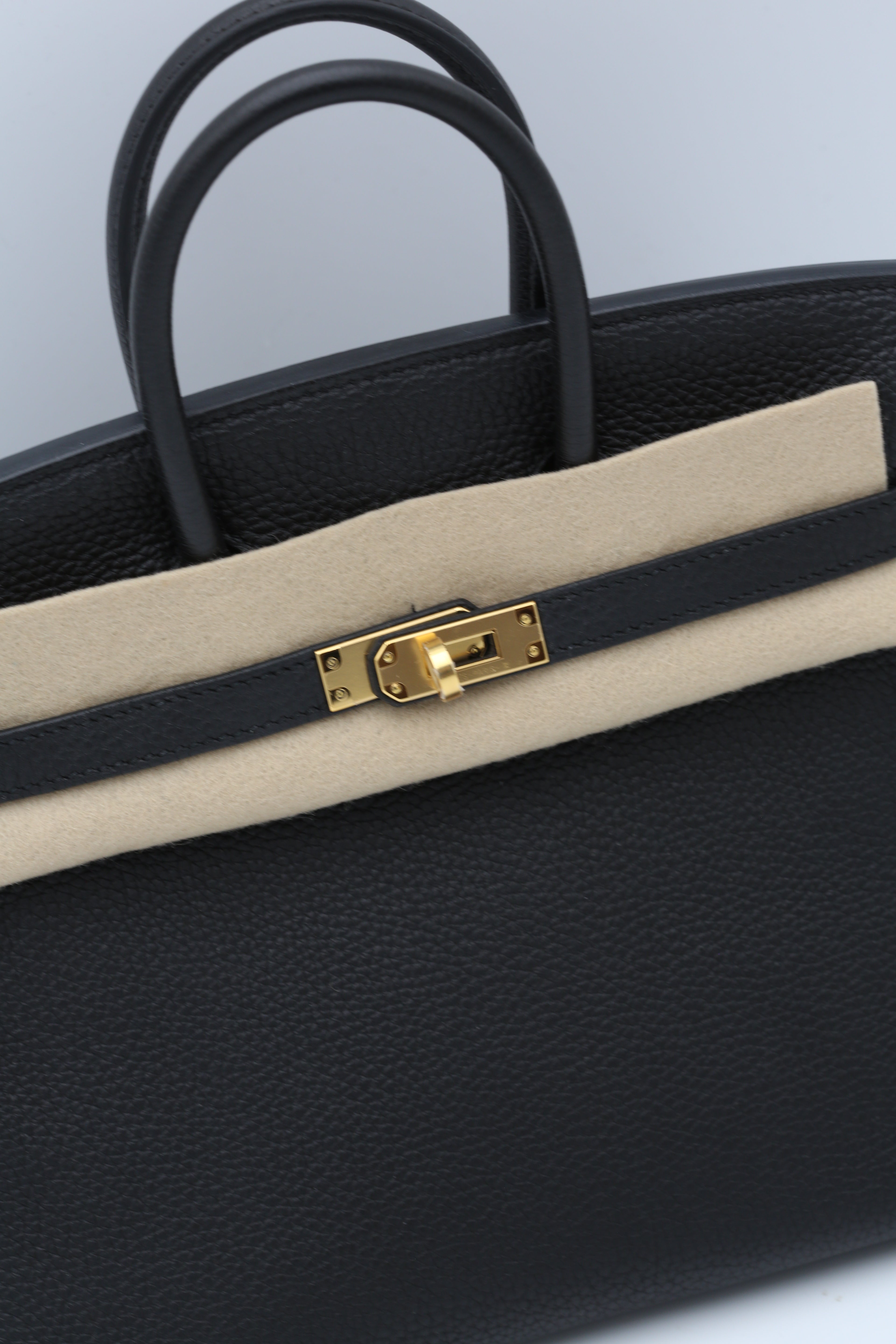 HERMÈS BIRKIN25 NOIR TOGO GOLD HARDWARE Y STAMP
