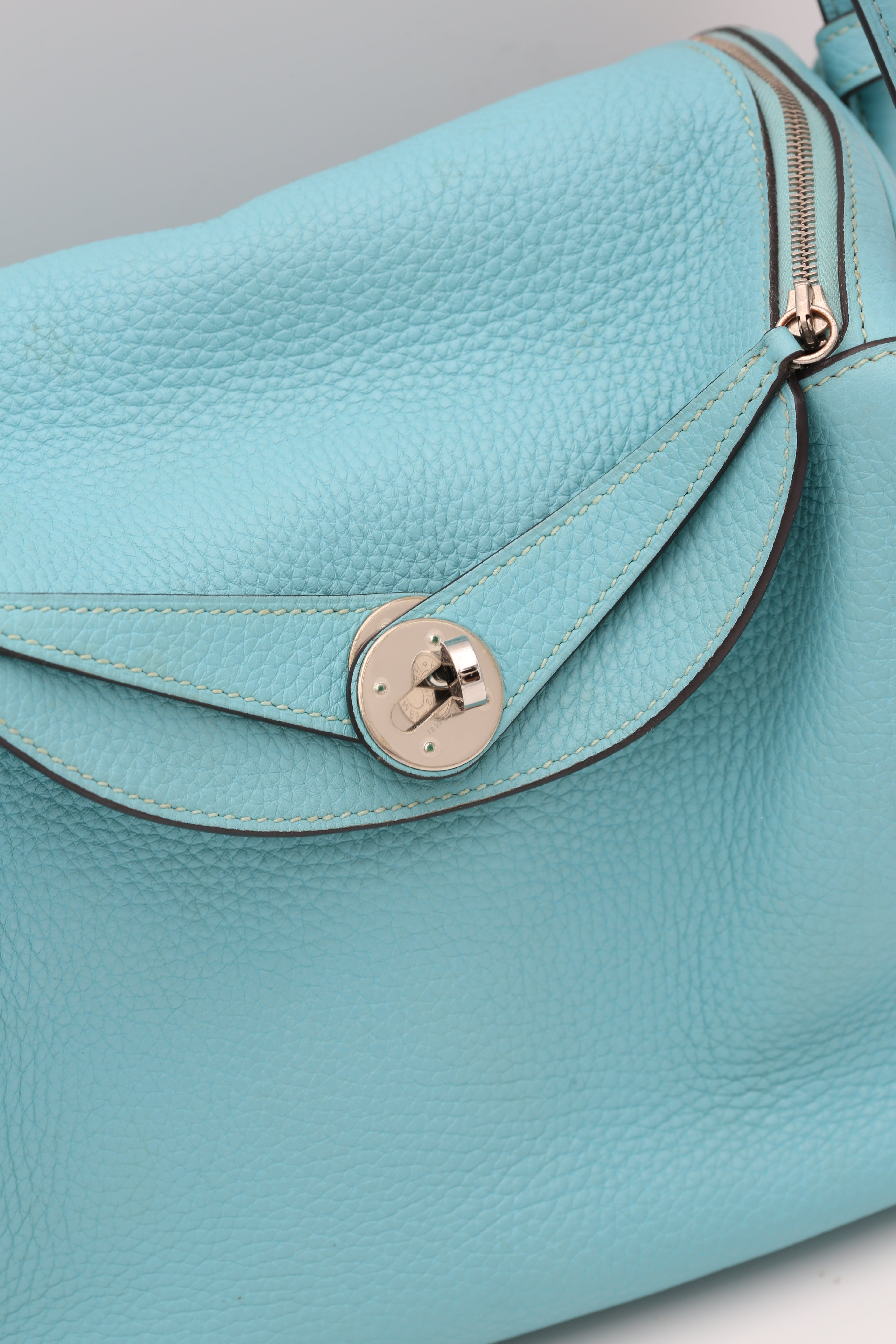 HERMÈS LINDY26 BLEU ATOLL CLEMENCE SILVER HARDWARE T STAMP