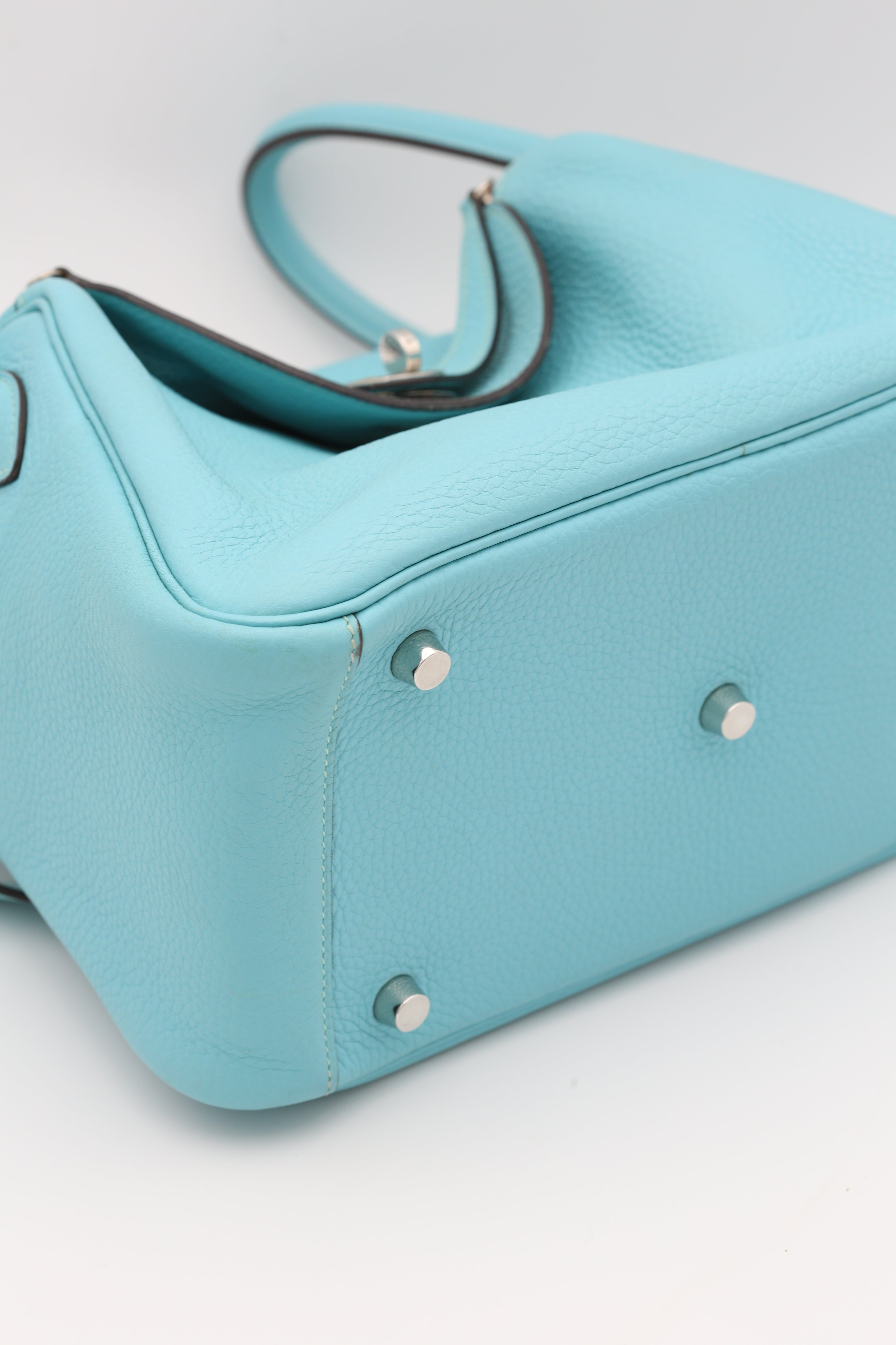 HERMÈS LINDY26 BLEU ATOLL CLEMENCE SILVER HARDWARE T STAMP