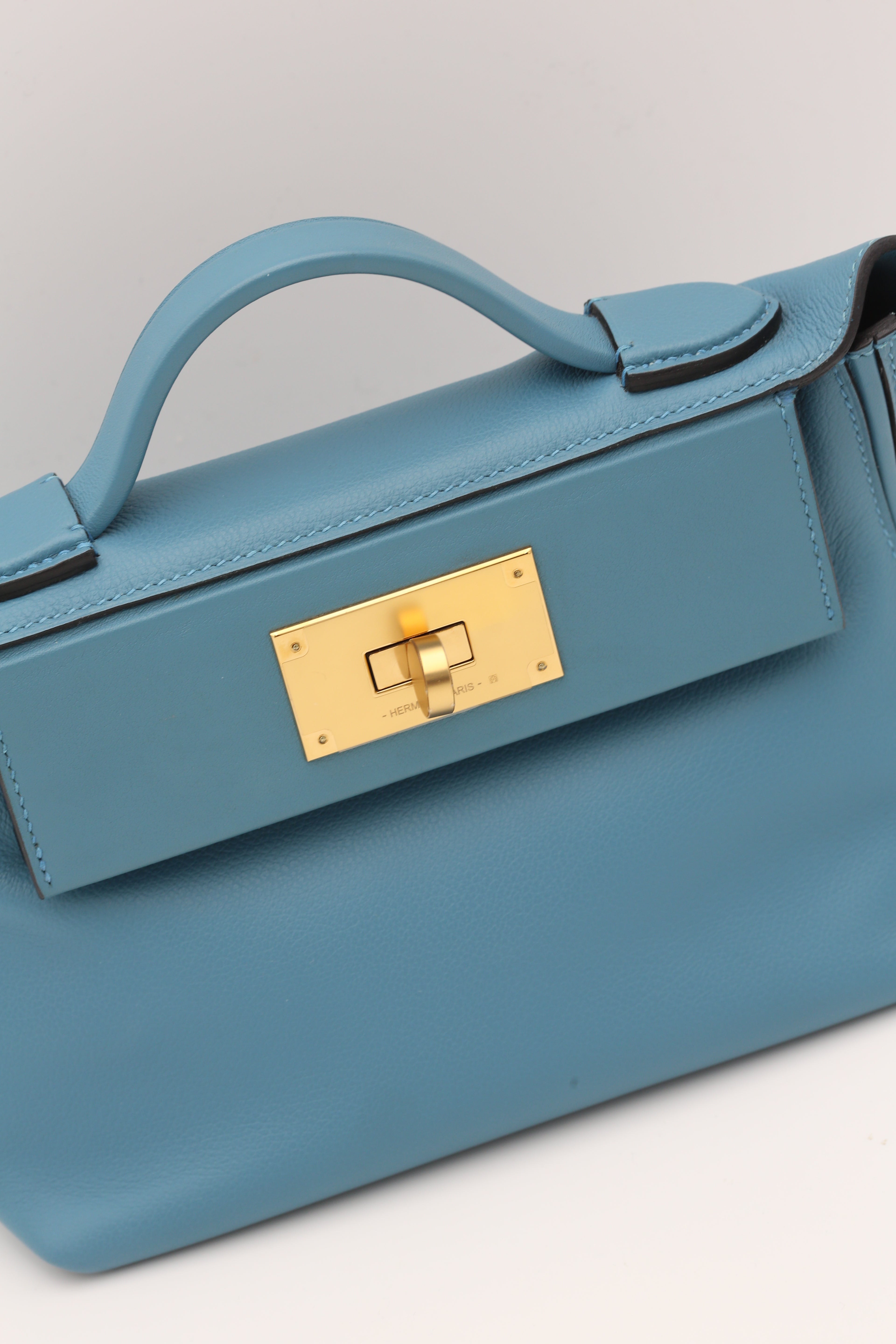 HERMÈS MINI2424 BLUE JEANS EVERCOLOR GOLD HARDWARE B STAMP