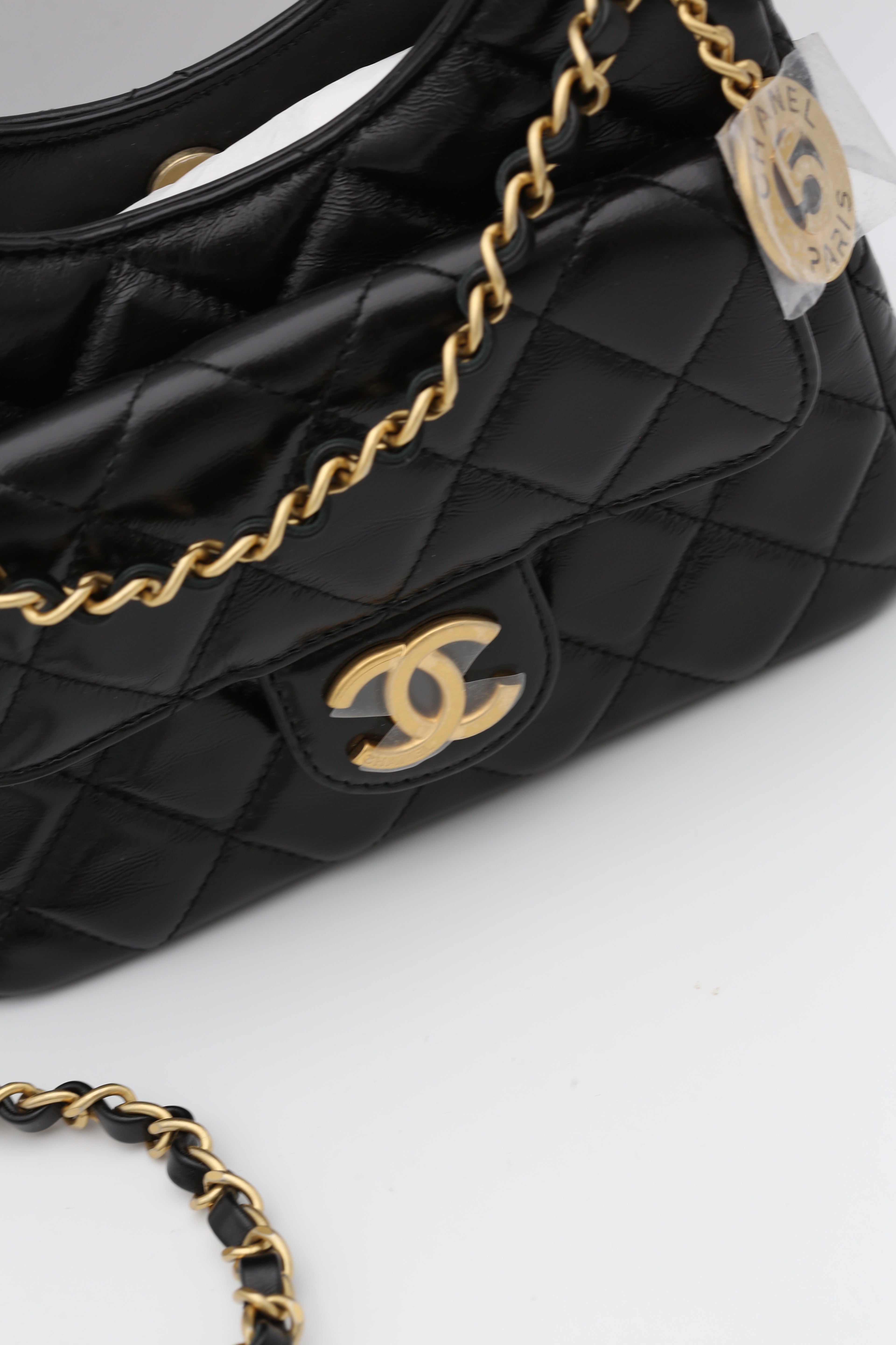 CHANEL WAVY CC HOBO BLACK SHINY CRUMPLED CALFSKIN QUILTED GOLD HARDWARE 2025