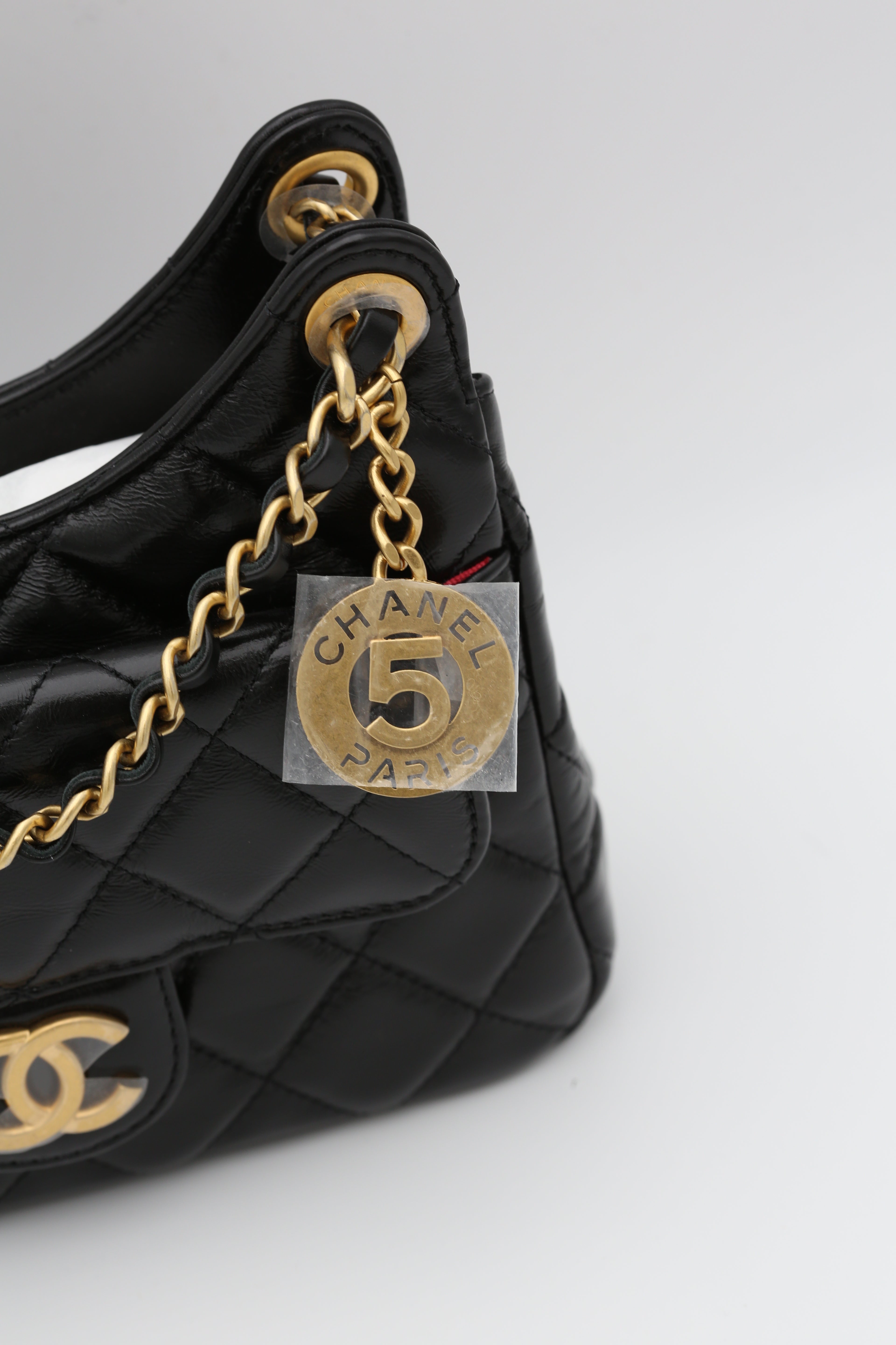 CHANEL WAVY CC HOBO BLACK SHINY CRUMPLED CALFSKIN QUILTED GOLD HARDWARE 2025