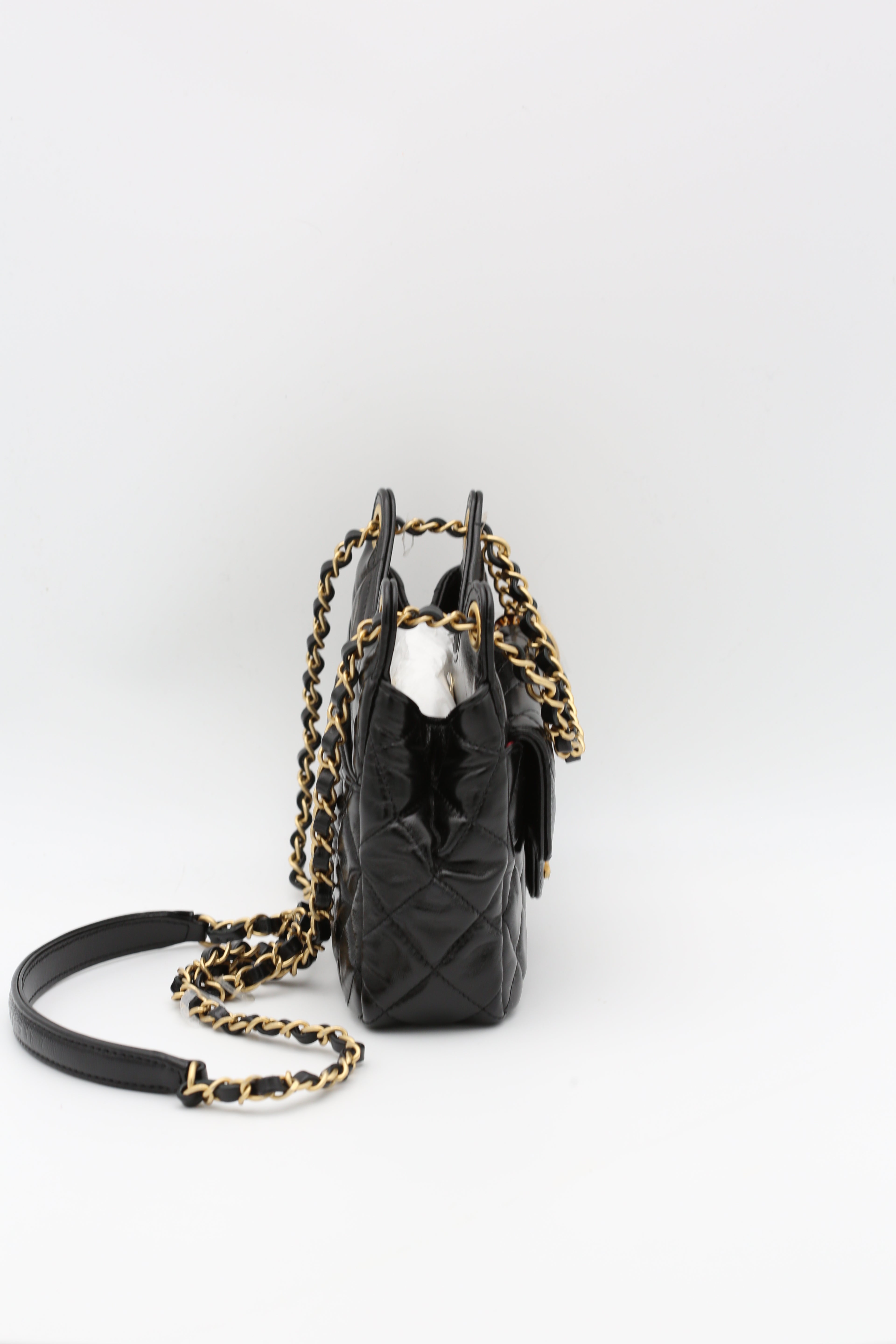 CHANEL WAVY CC HOBO BLACK SHINY CRUMPLED CALFSKIN QUILTED GOLD HARDWARE 2025
