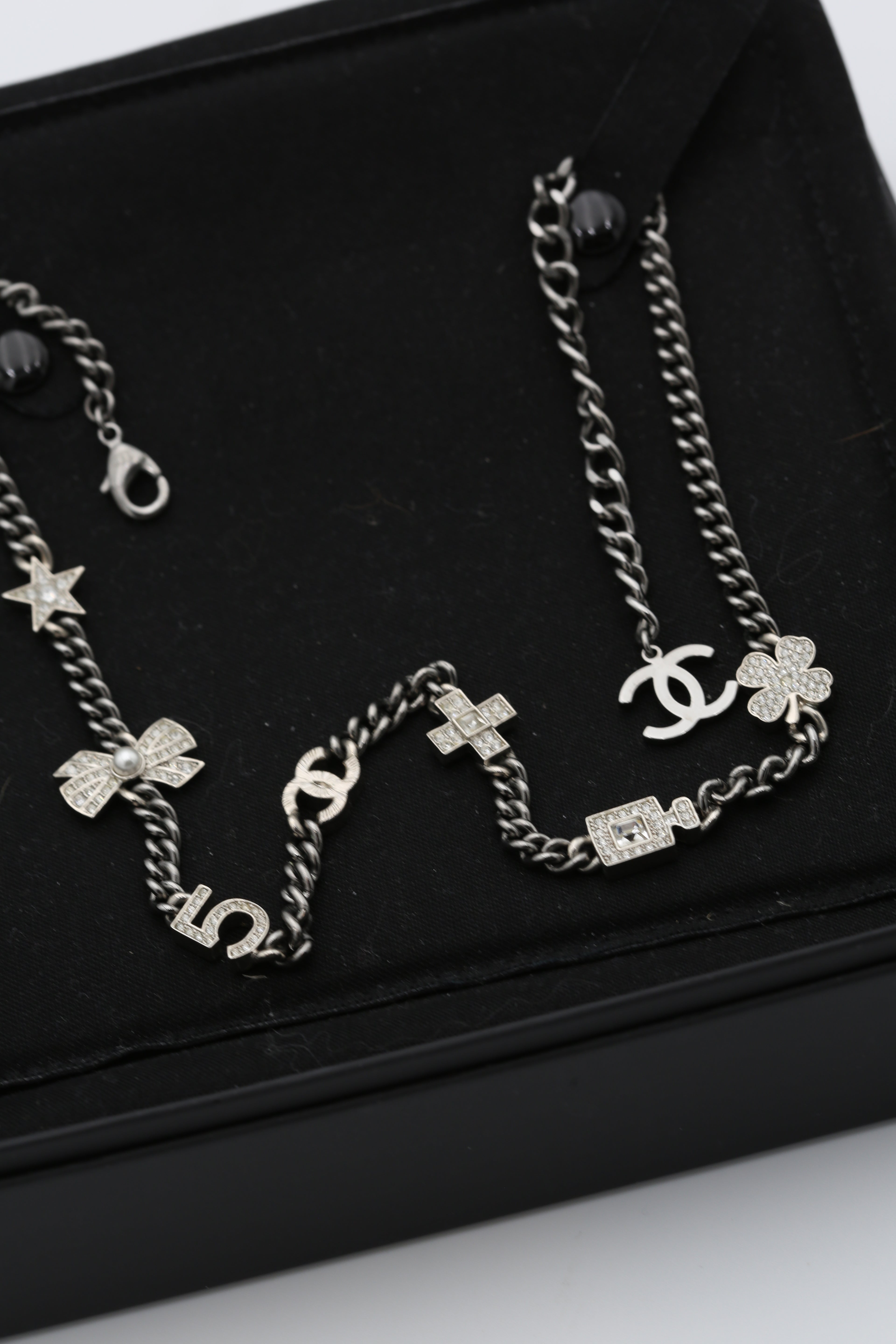 CHANEL NECKLACE SILVER